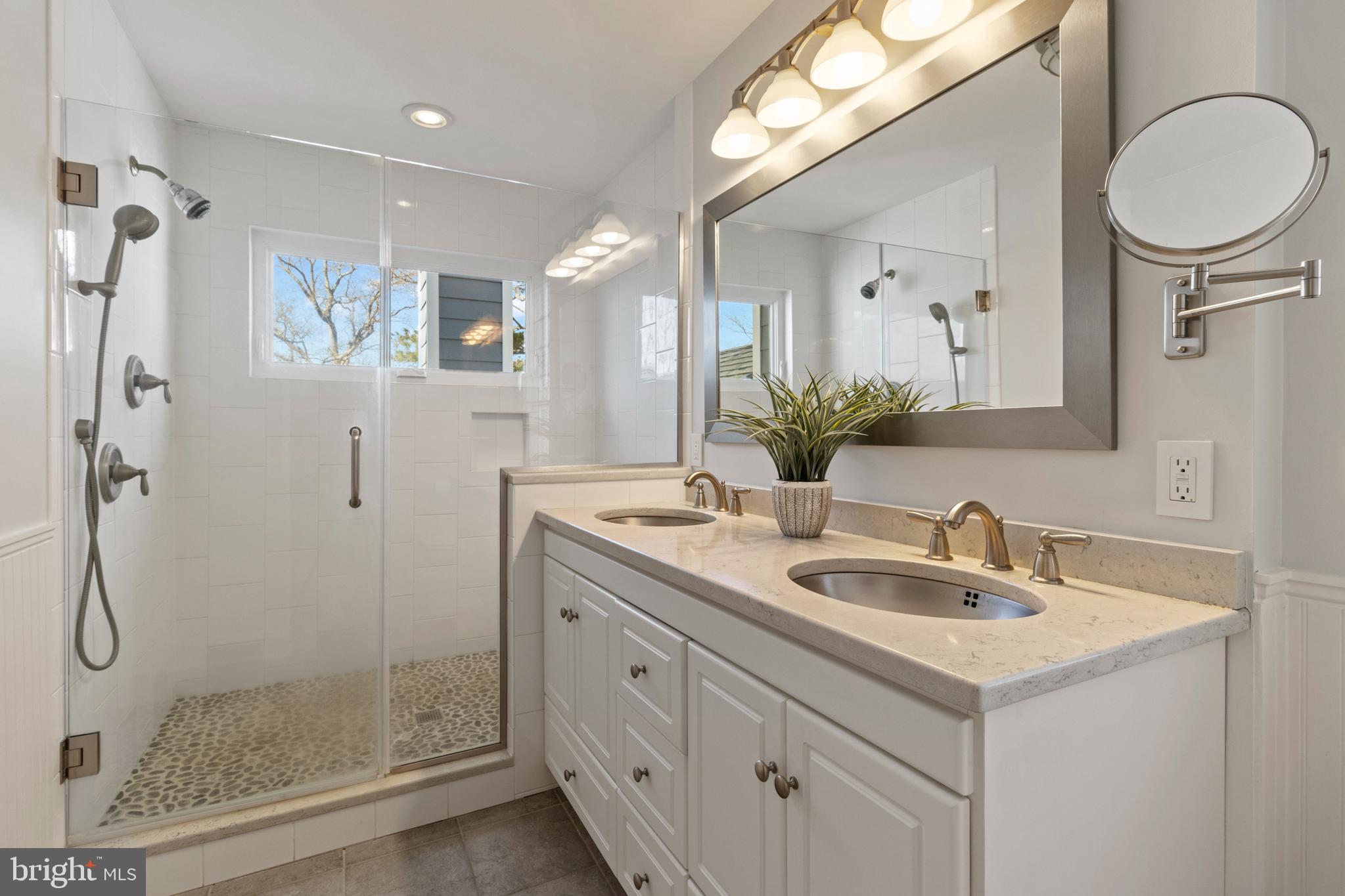 ARUNDEL ON THE BAY - Residential