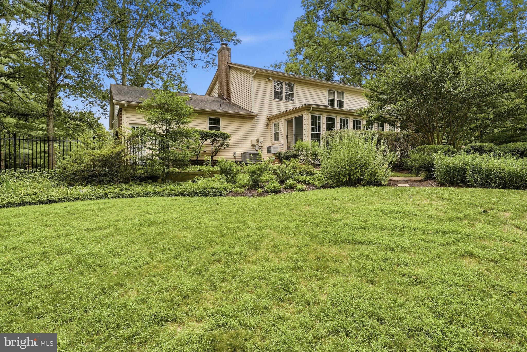 10516 WALTER THOMPSON DRIVE