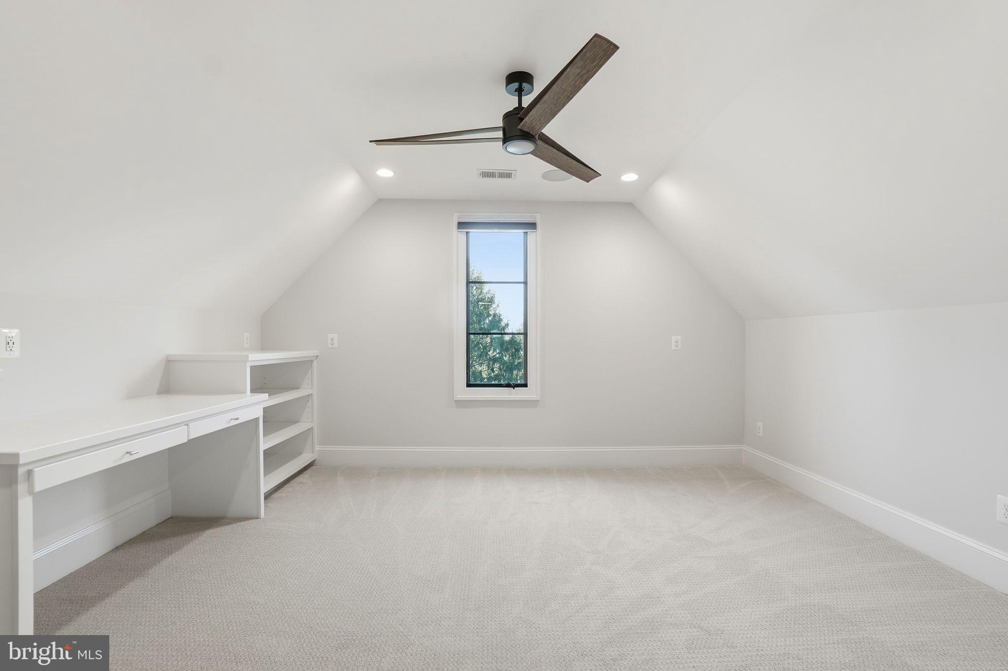 WOODMONT - Residential