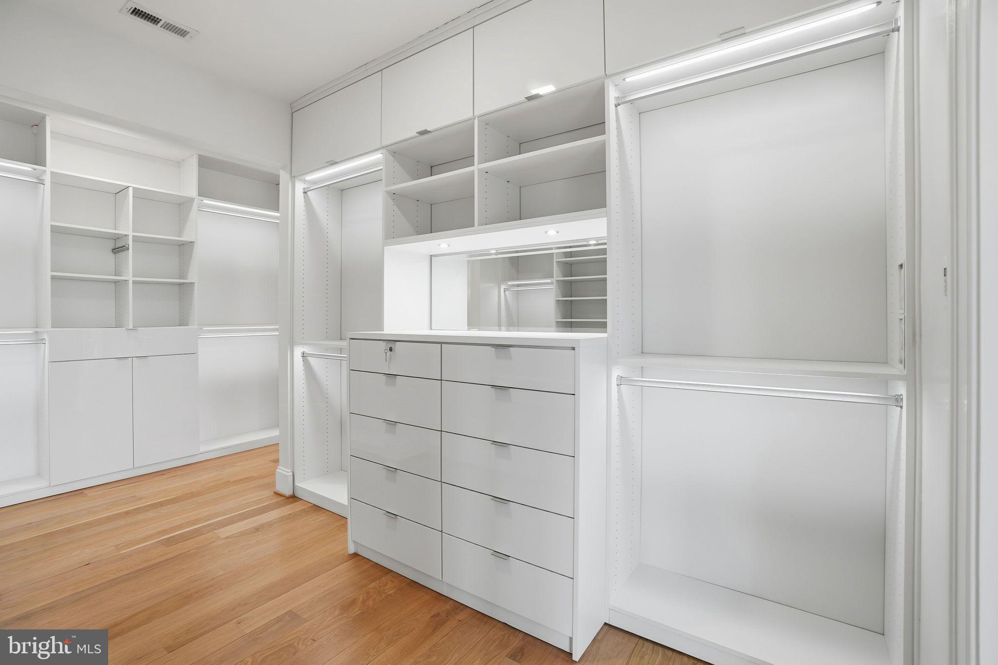 WOODMONT - Residential