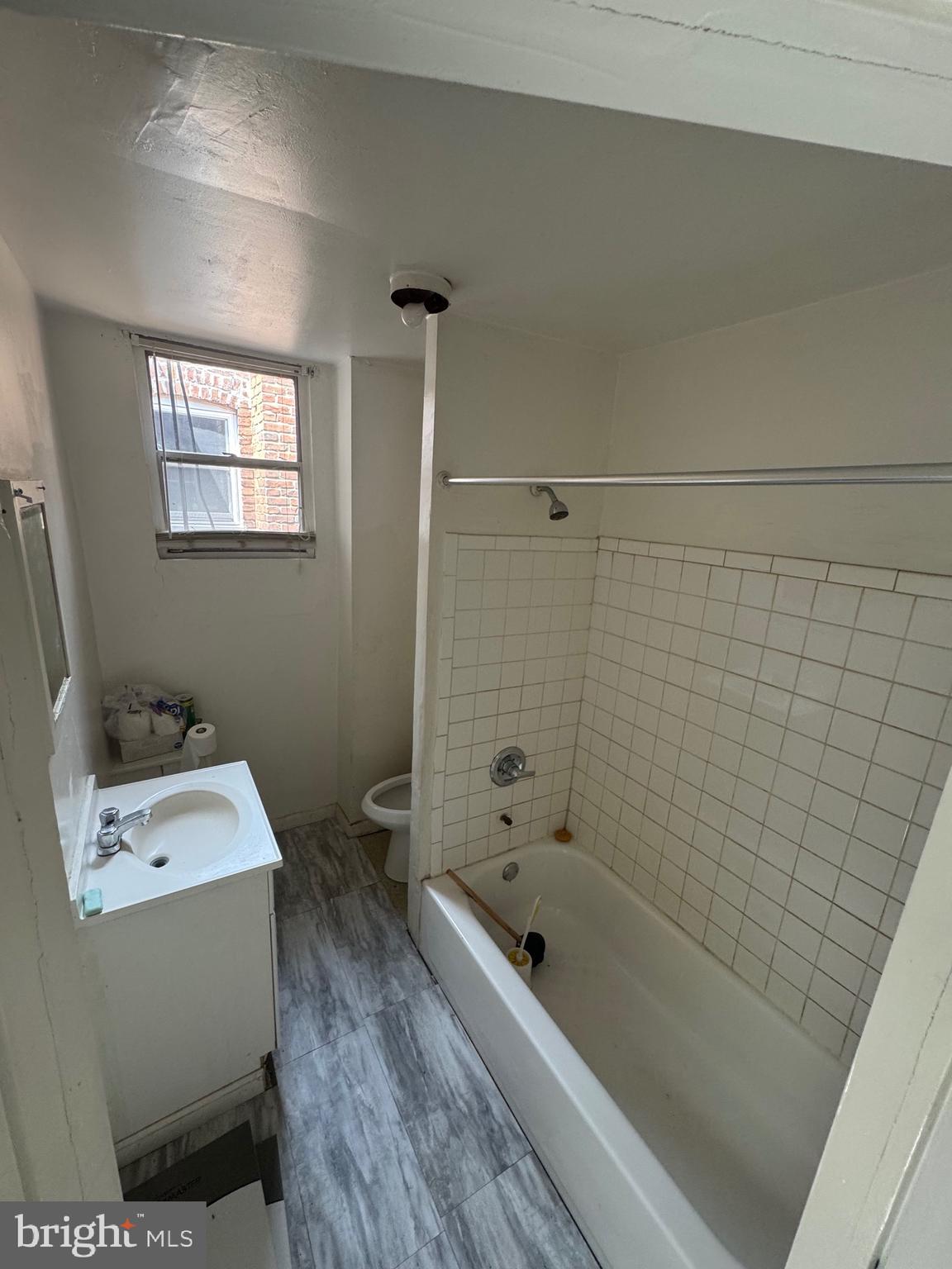 CHARLES VILLAGE - Residential