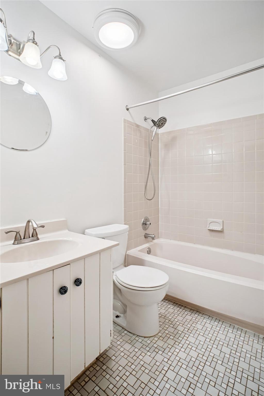 COUNTRY CREEK - Residential