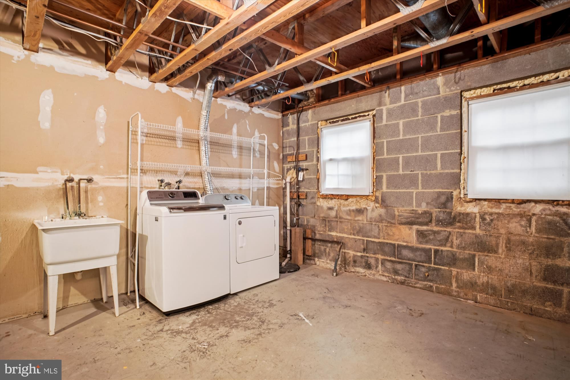 COUNTRY CREEK - Residential