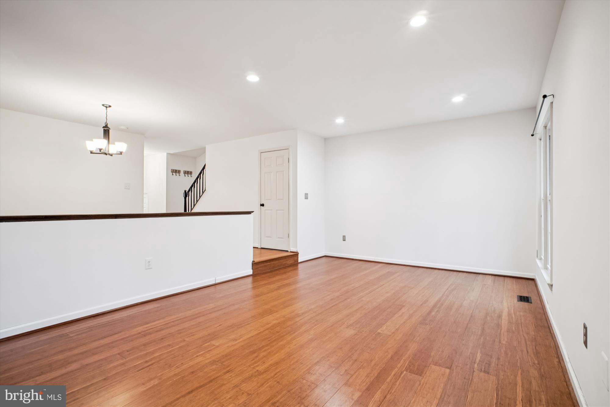 COUNTRY CREEK - Residential