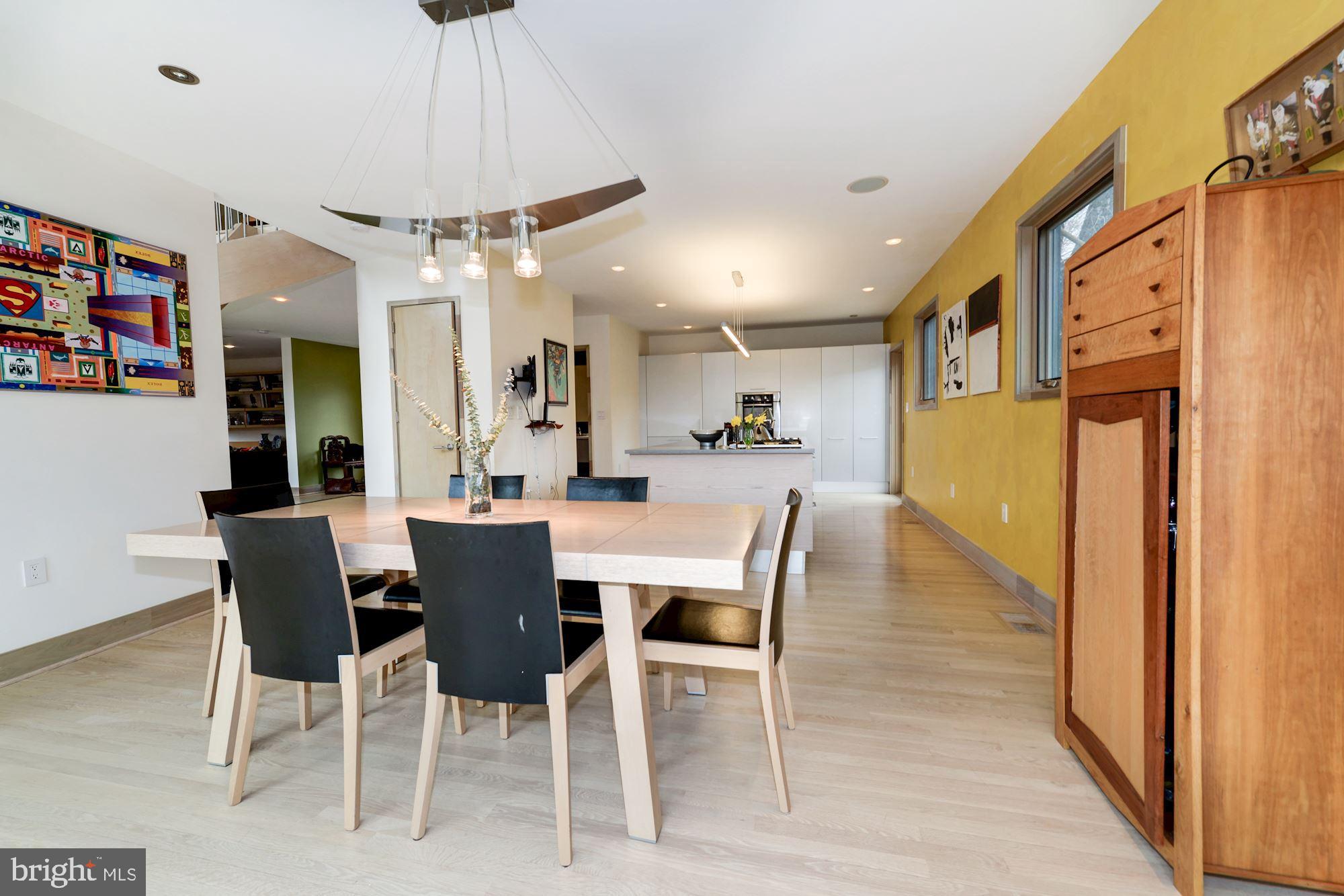 HILLSIDE MANOR - Residential