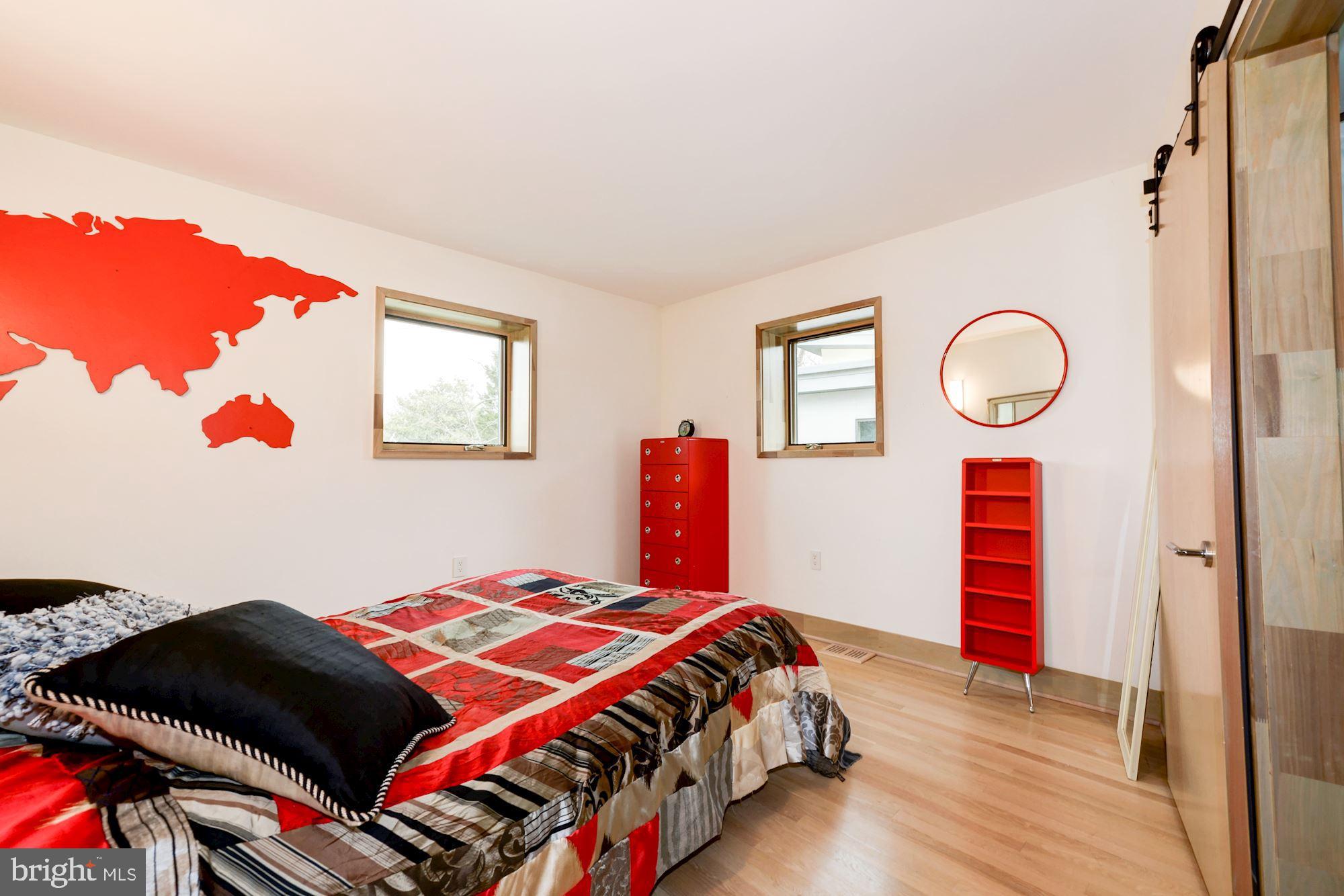 HILLSIDE MANOR - Residential