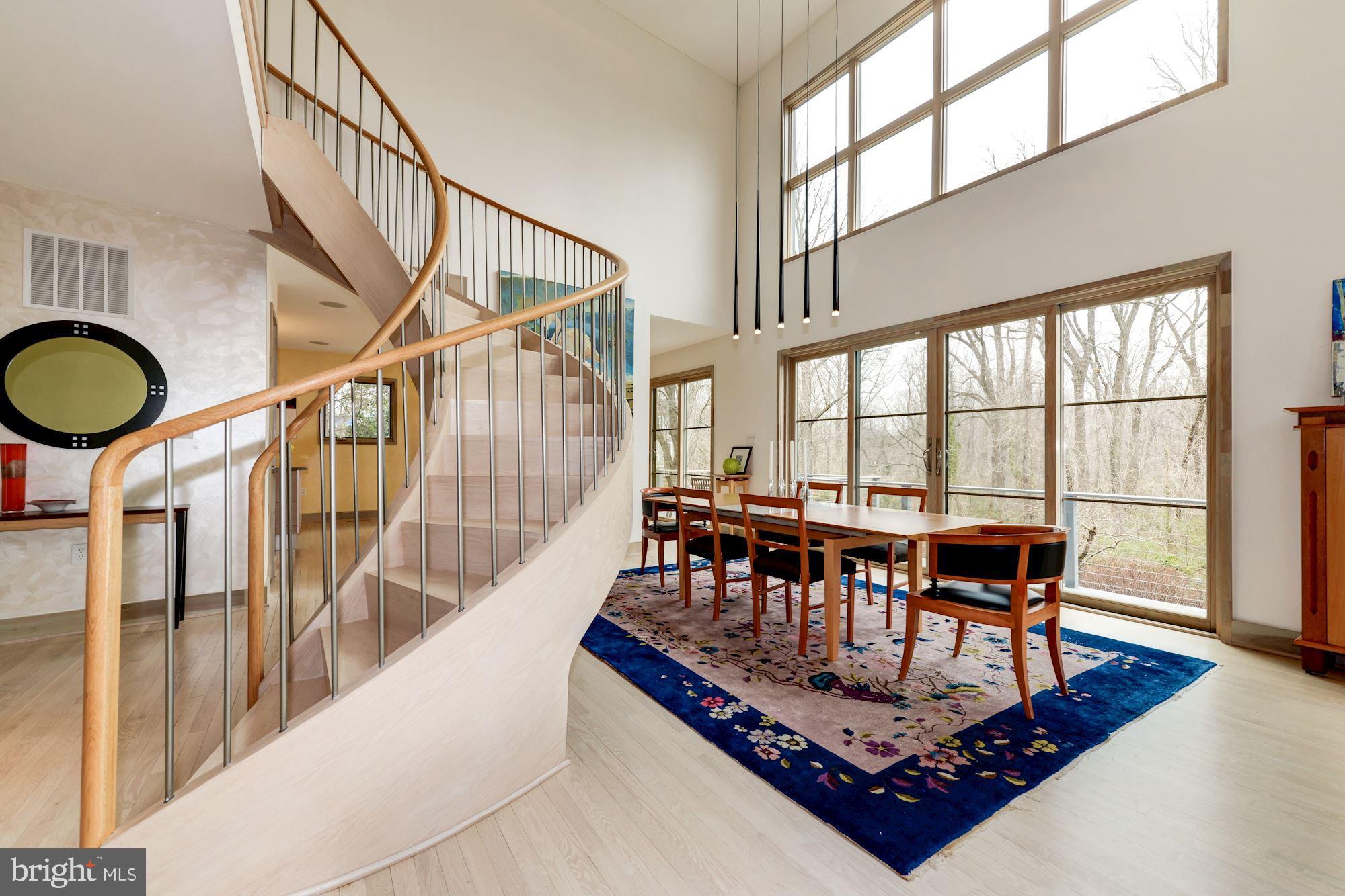 HILLSIDE MANOR - Residential