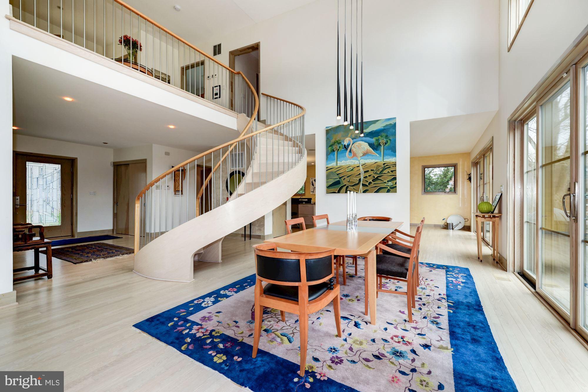 HILLSIDE MANOR - Residential