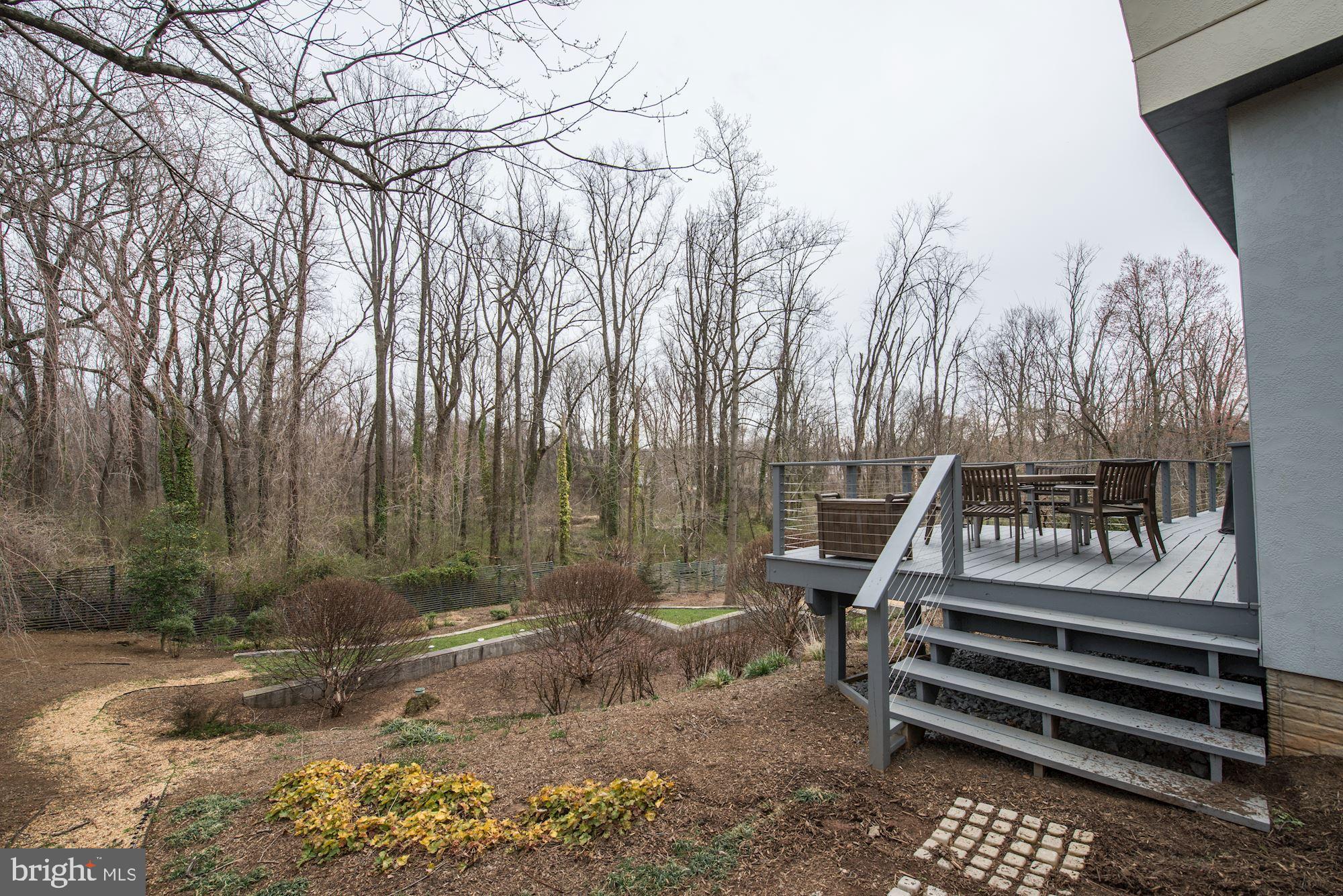 HILLSIDE MANOR - Residential