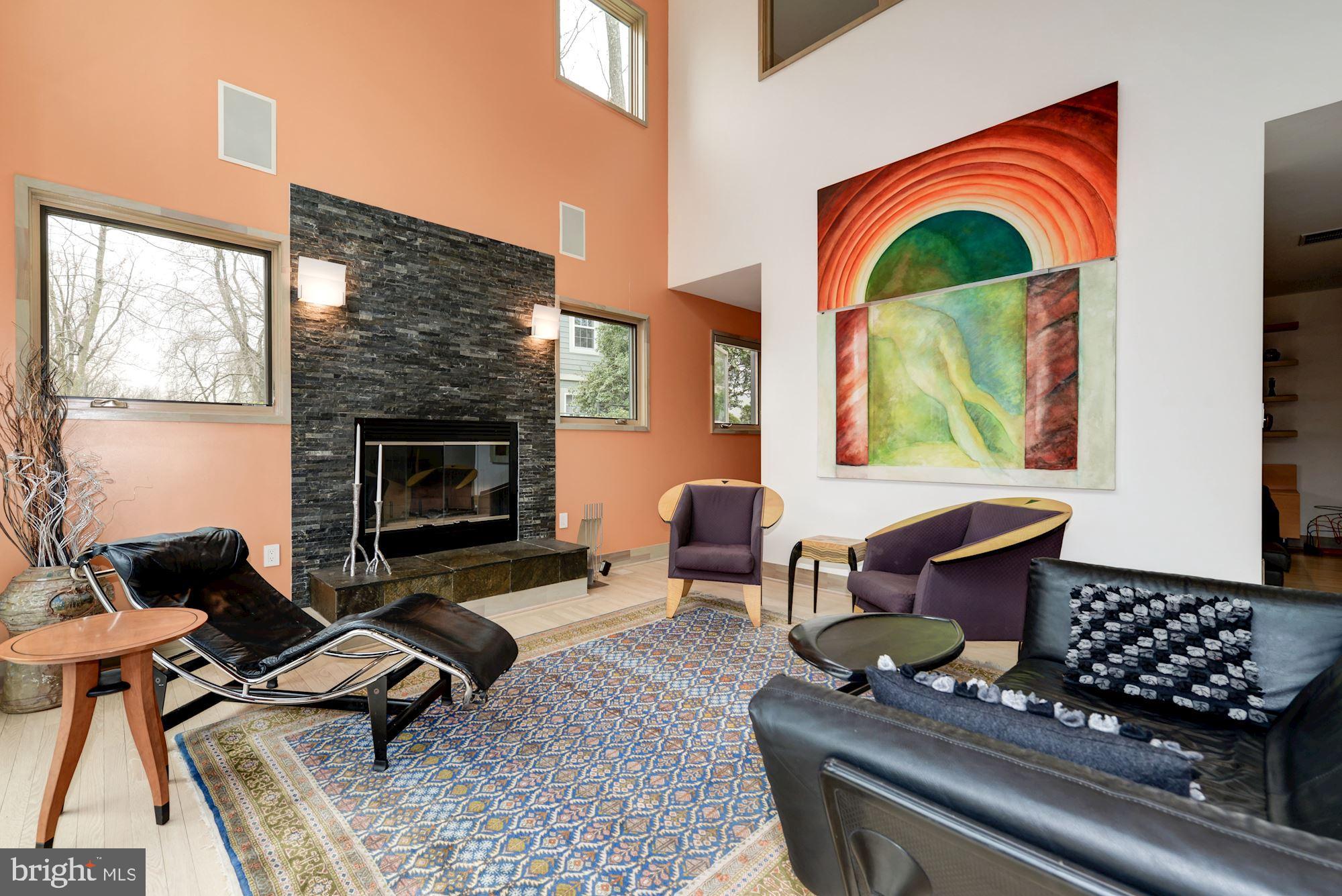 HILLSIDE MANOR - Residential