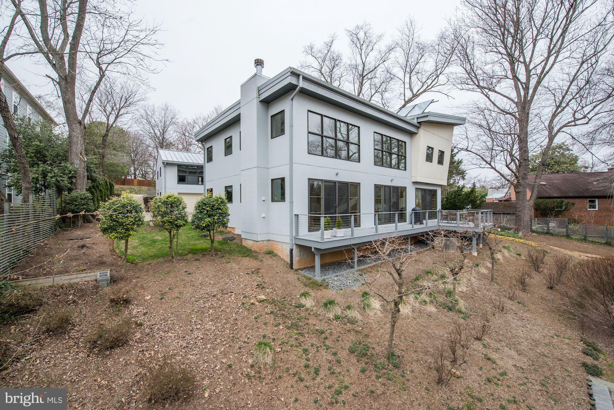 HILLSIDE MANOR - Residential