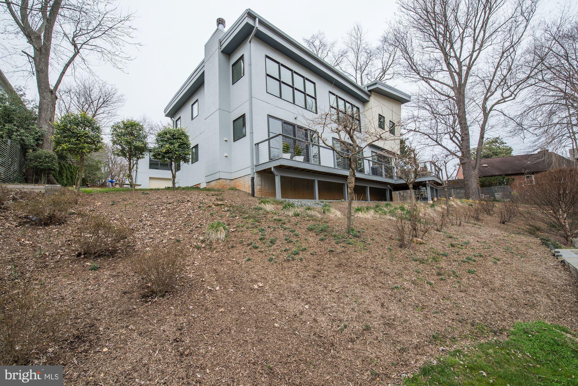 HILLSIDE MANOR - Residential