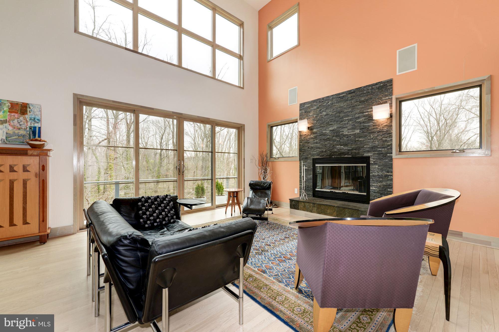 HILLSIDE MANOR - Residential