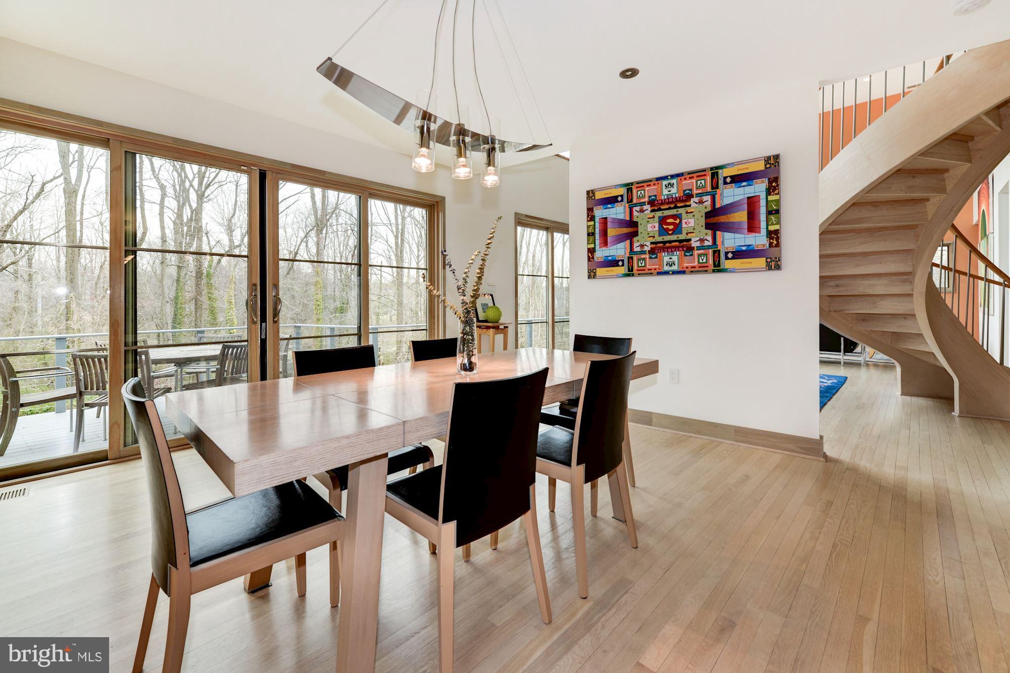 HILLSIDE MANOR - Residential