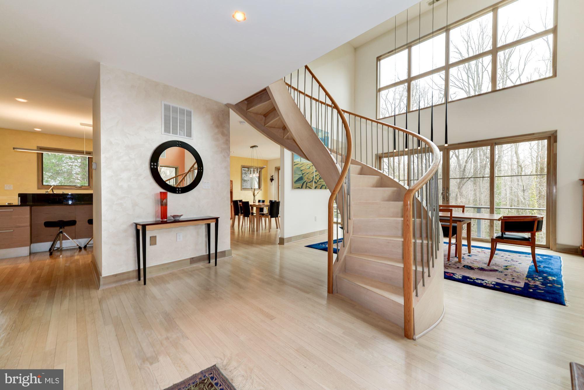 HILLSIDE MANOR - Residential