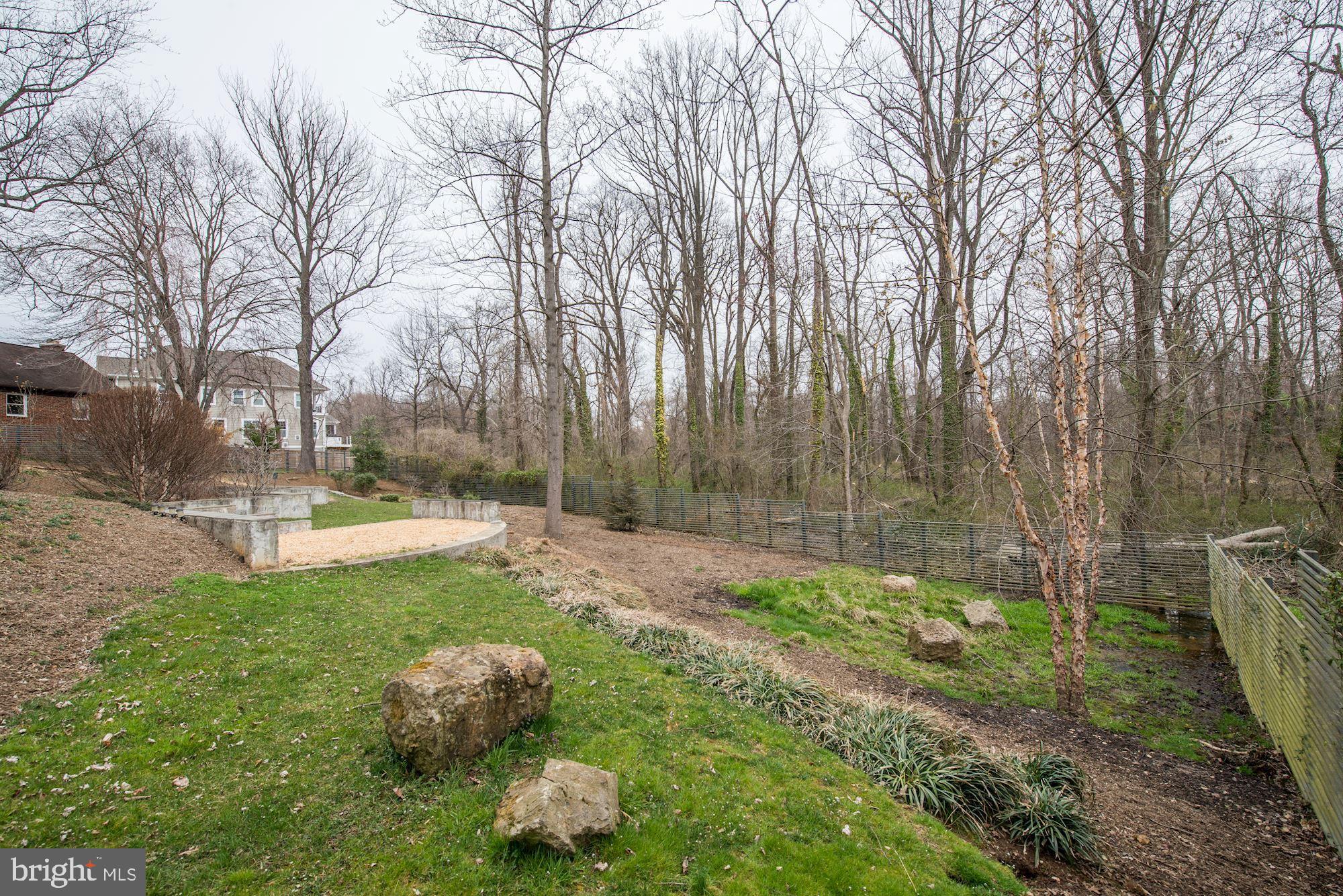 HILLSIDE MANOR - Residential