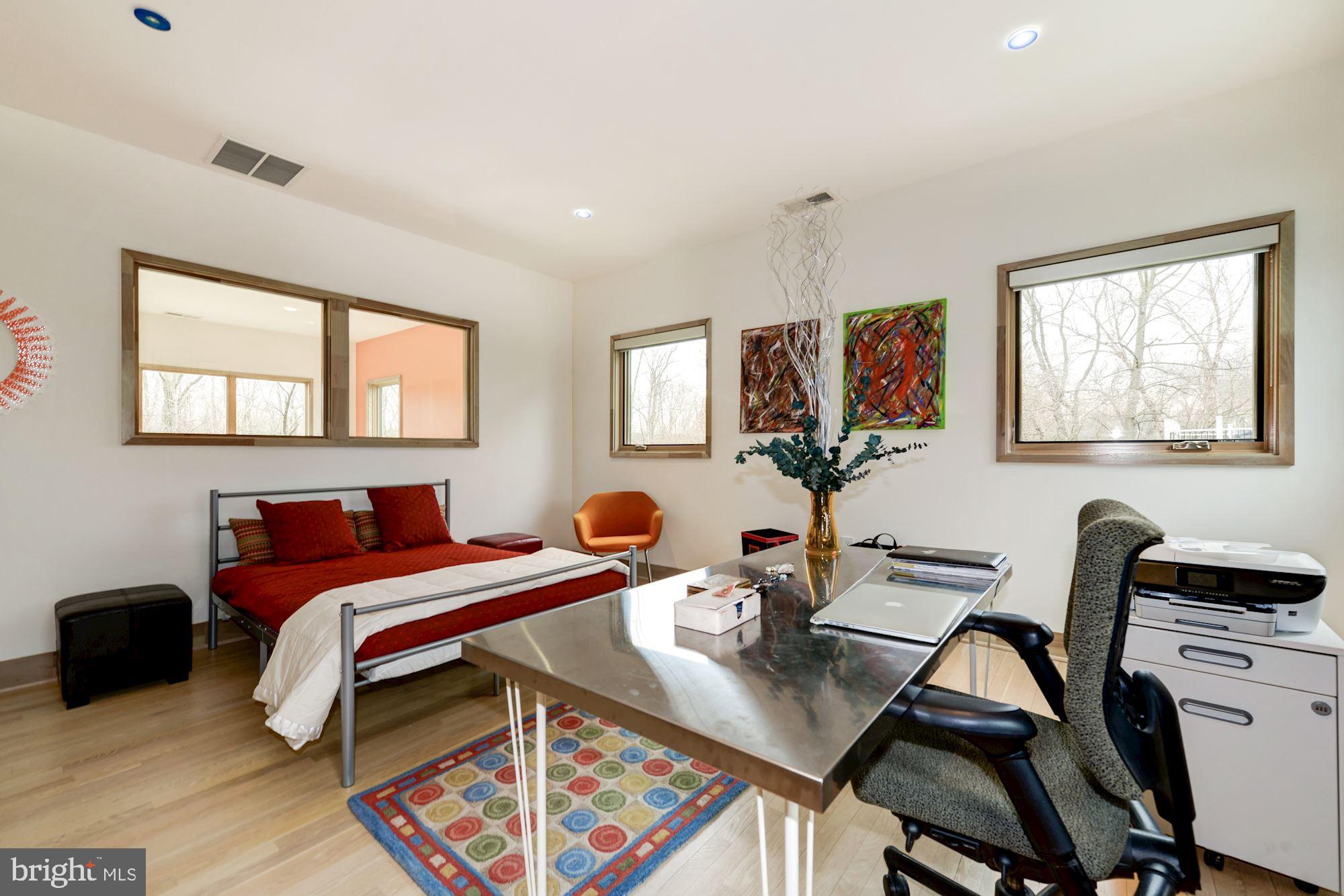 HILLSIDE MANOR - Residential