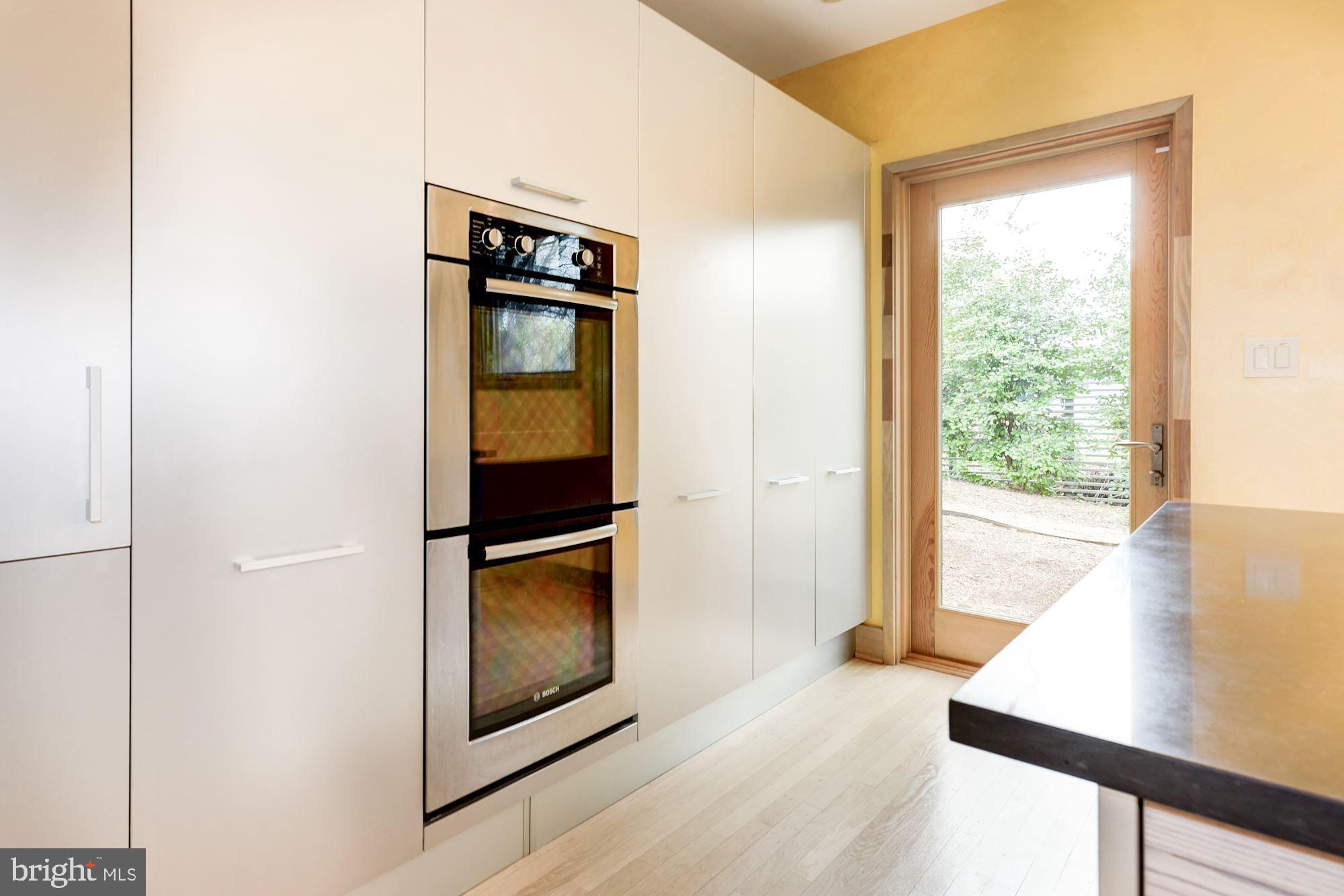 HILLSIDE MANOR - Residential