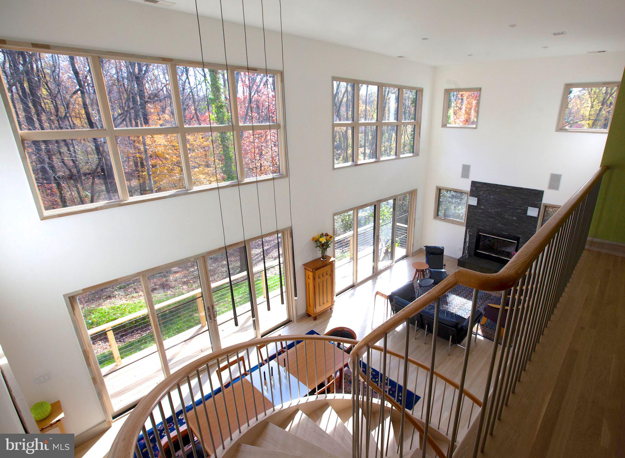 HILLSIDE MANOR - Residential