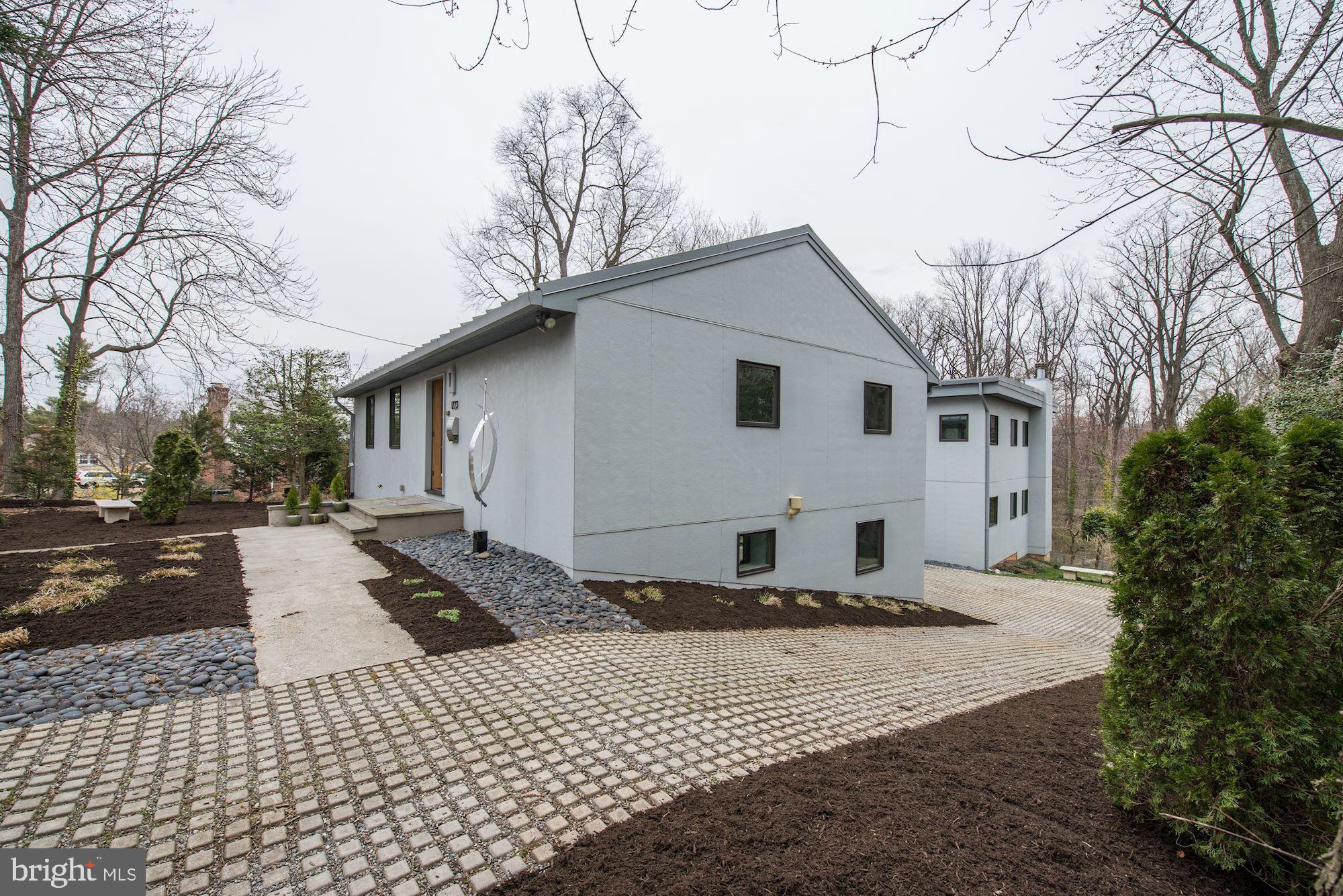 HILLSIDE MANOR - Residential