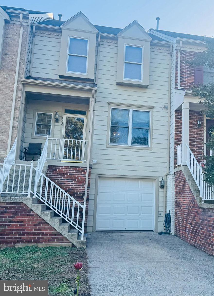 Location Location Location!! Walking distance to the Public Library, Close to I-66, Restaurants, Shopping Centers, Manassas Mall, and Gas Station. This  updated home in the Paradise community of Manassas has it all! New LVP Flooring 2022, New Paint 2022,  HVAC 2021, Roof 2020. The 2022 Updated Lighting throughout will welcome you as you make your way around the home. The bright and modern kitchen features beautiful quartz countertops, newer slate appliances and LVP flooring. The dining space opens right into the living space for optimal entertaining and also leads out to a spacious deck for great summer gathering and activities. Make your way upstairs for the three light-filled bedrooms. There's plenty of room to relax in the primary suite and set up play/work in the two additional rooms. Spacious fully finished basement-Rec room with fully updated bathroom. The one car garage is newly finished with driveway space for two other cars!! Plenty of visitor parking spots directly in front of the house. 
A MUST SEE ^^