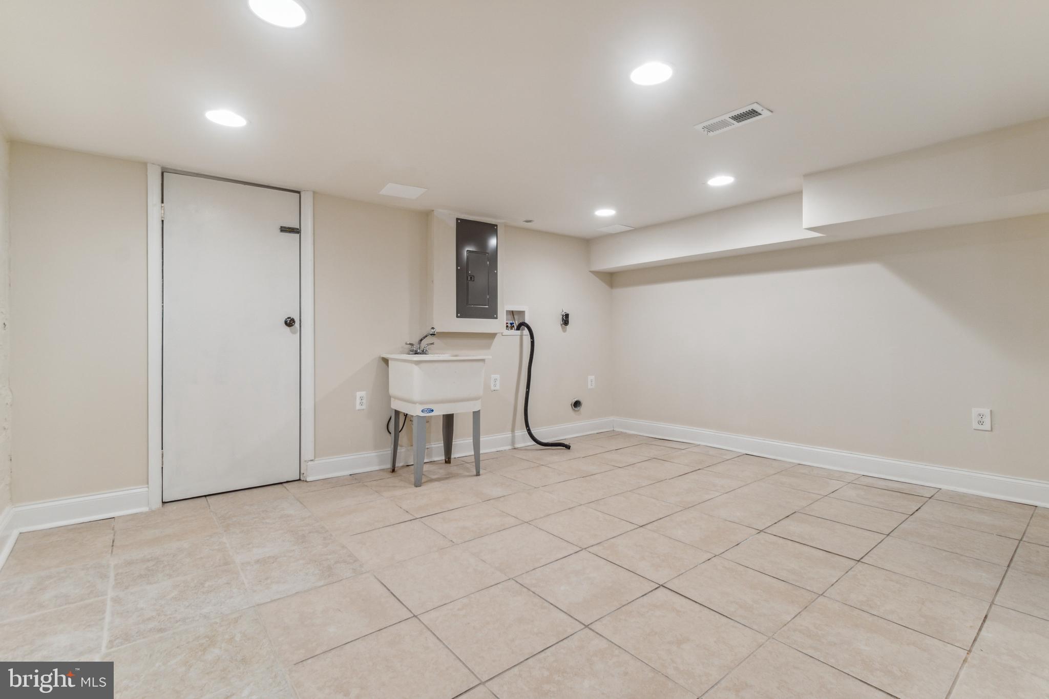 CLAREMONT-FREEDOM - Residential