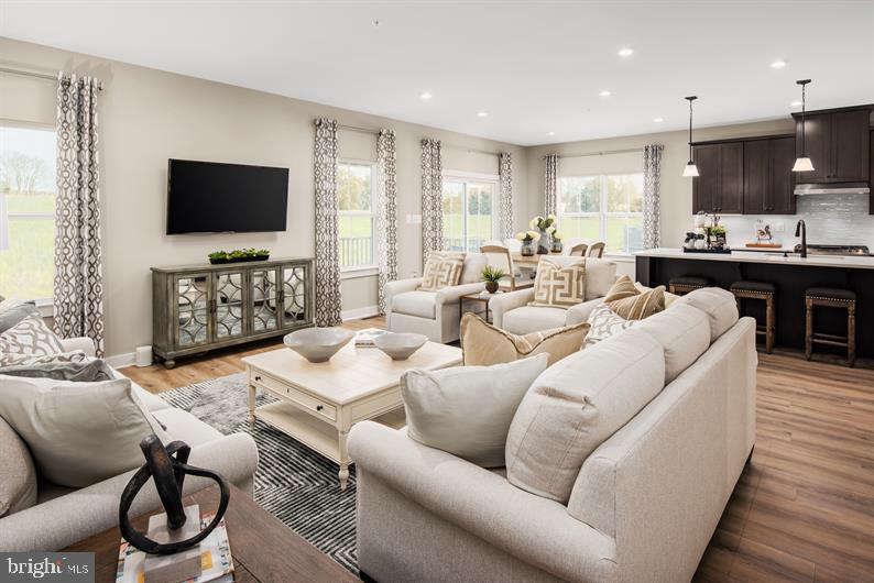 LAKE LINGANORE - Residential