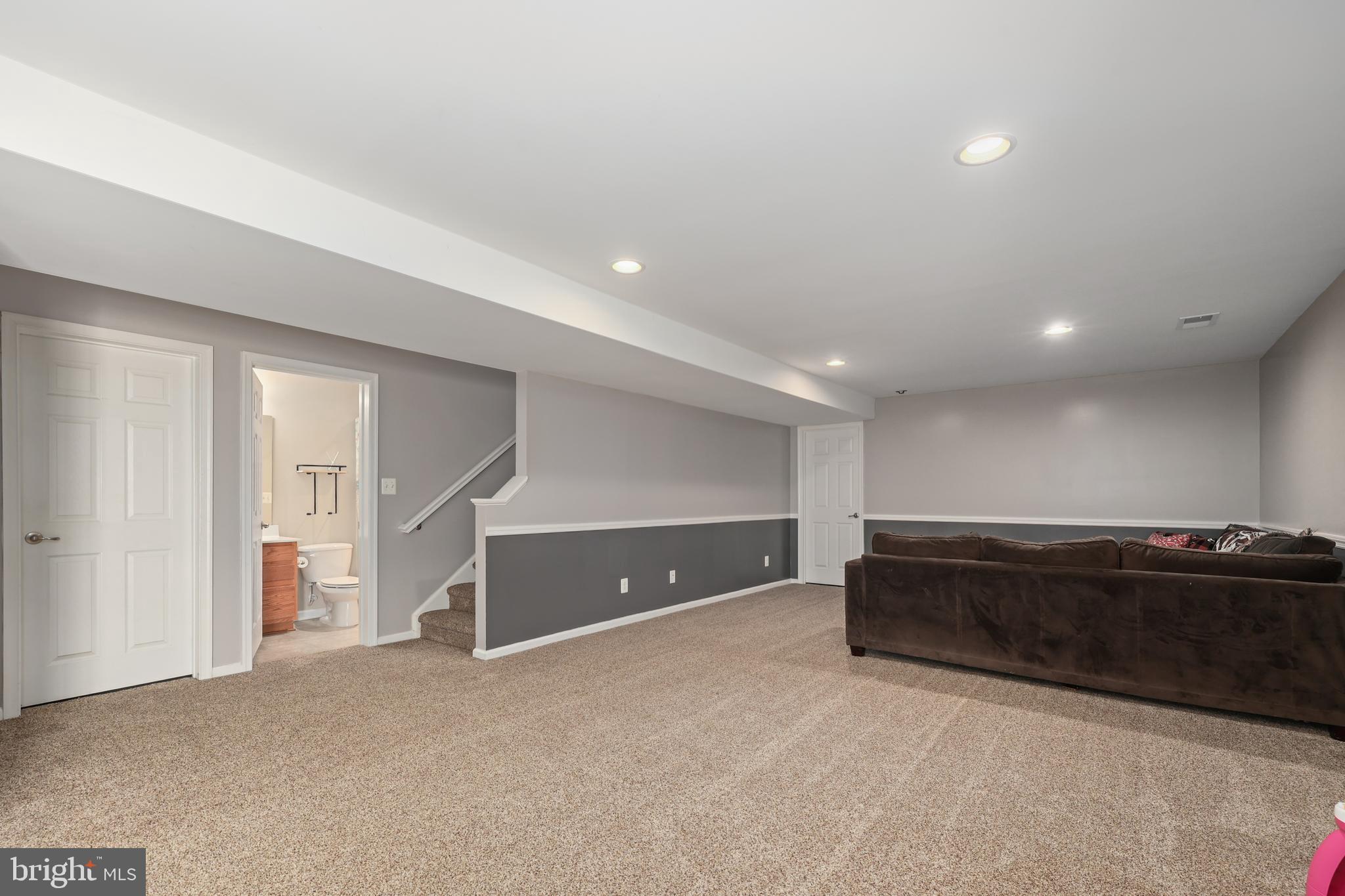 PORT POTOMAC - Residential