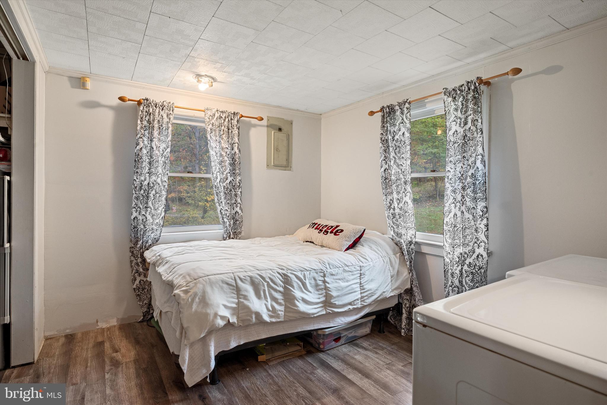 PIN OAK - Residential