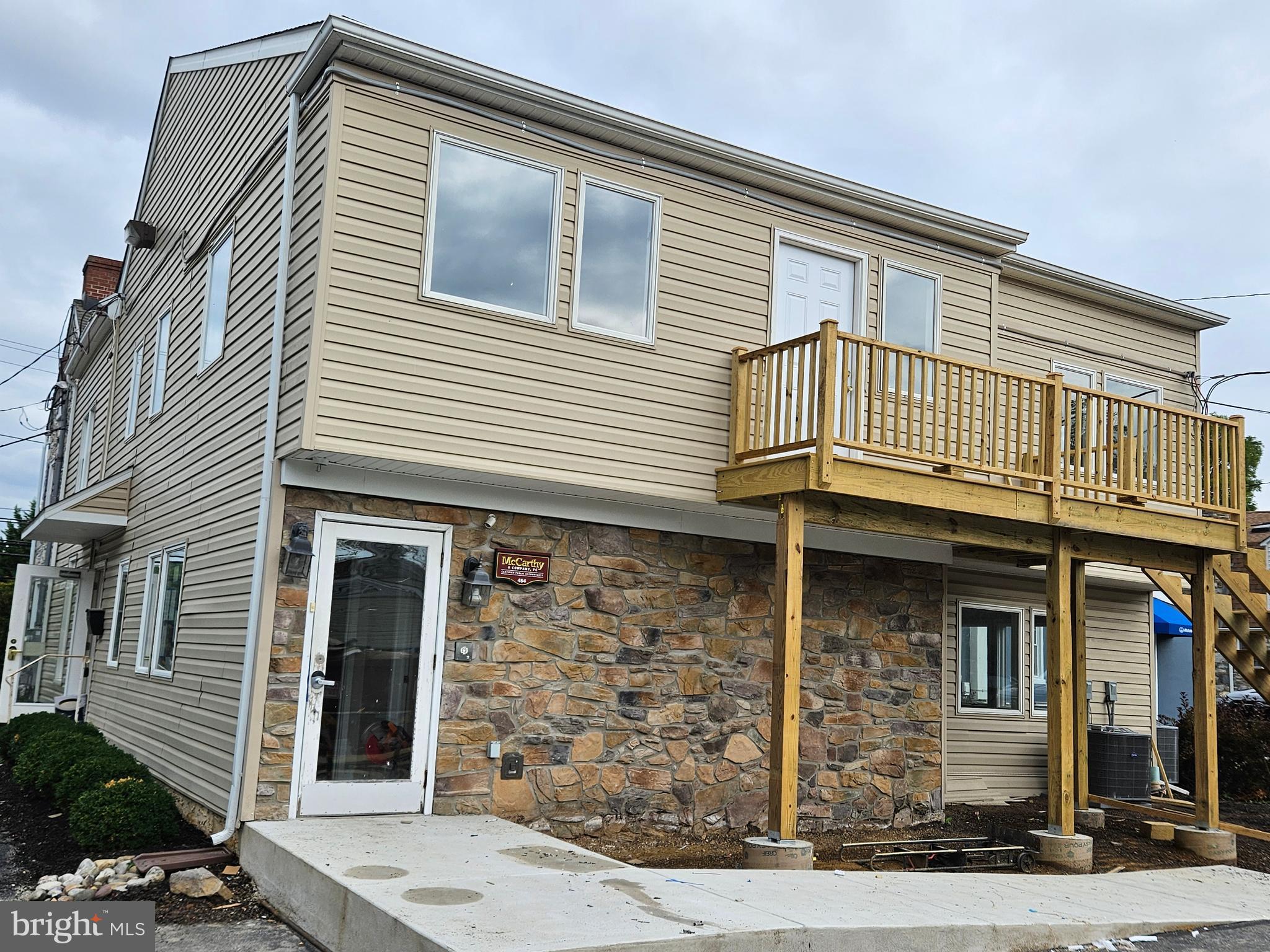 LAFAYETTE HILL - Residential Lease