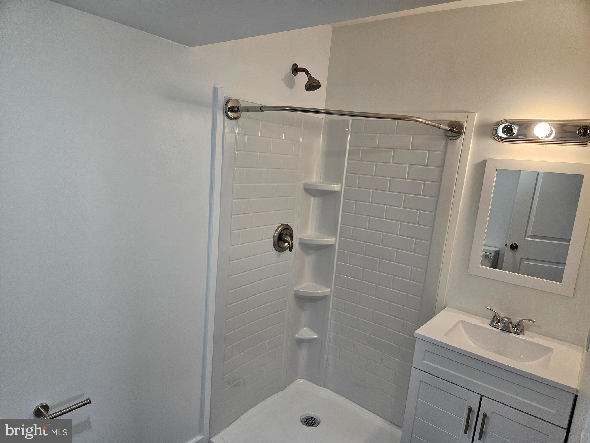 LAFAYETTE HILL - Residential Lease