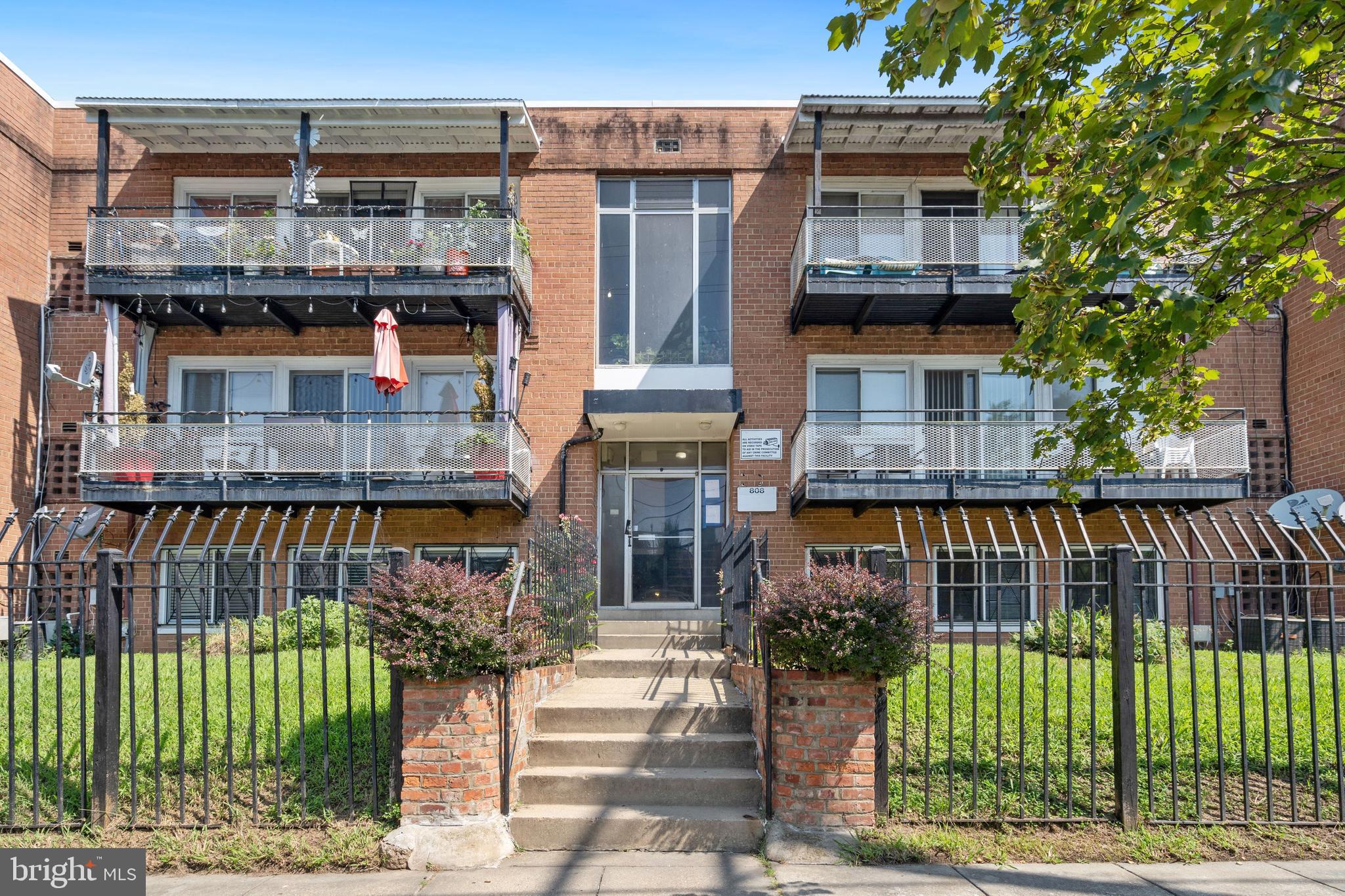 808 CHESAPEAKE STREET SE