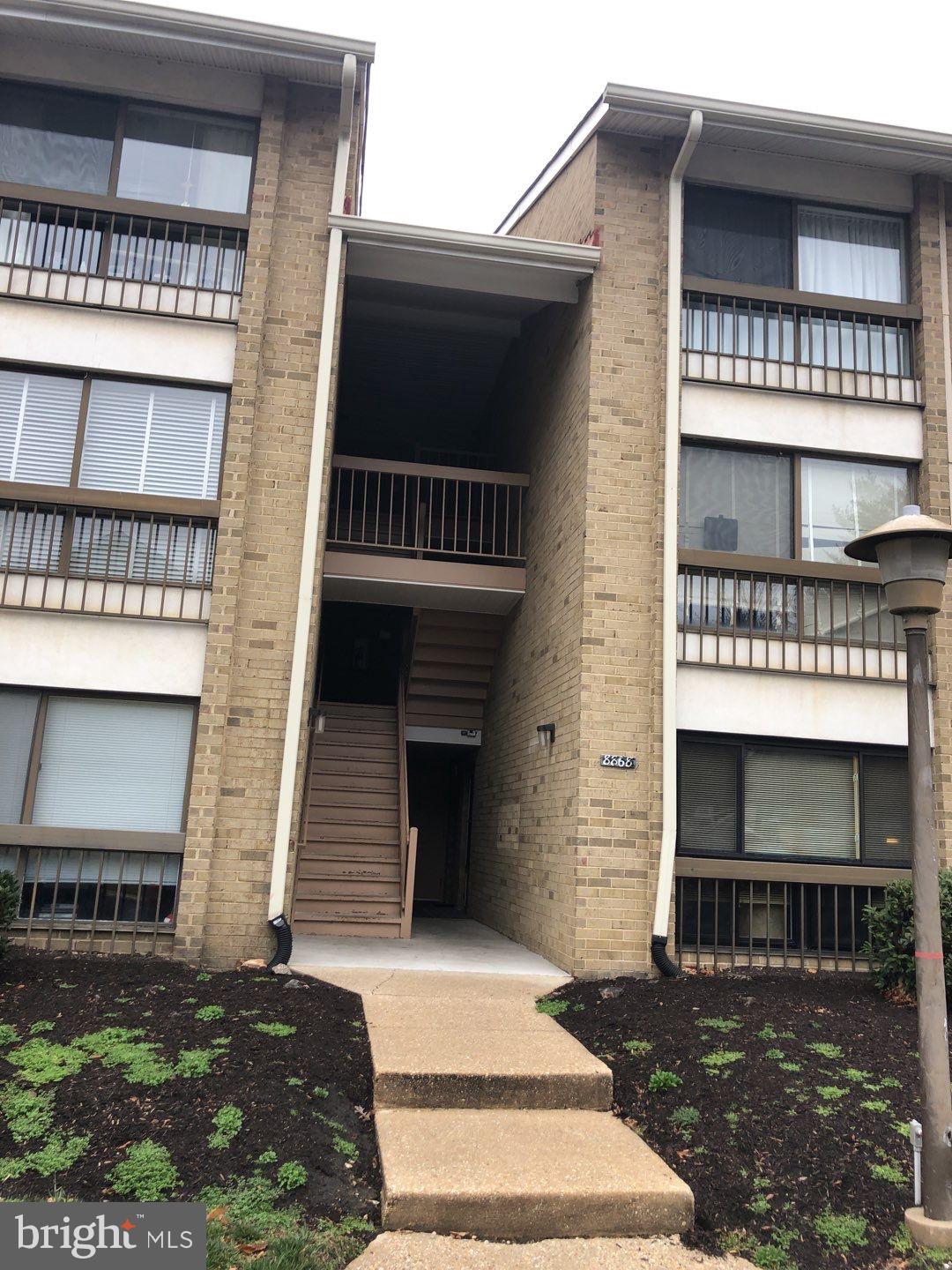 AVAILABLE APRIL 1, 2020. 2 bedroom, 1 bath condo in Long Reach Knolls development of Columbia. All kitchen appliances included. Water and sewer included. Pets Considered. No smoking