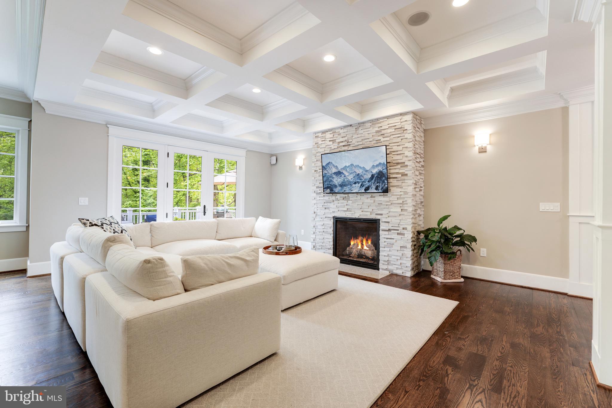 SALONA VILLAGE - Residential