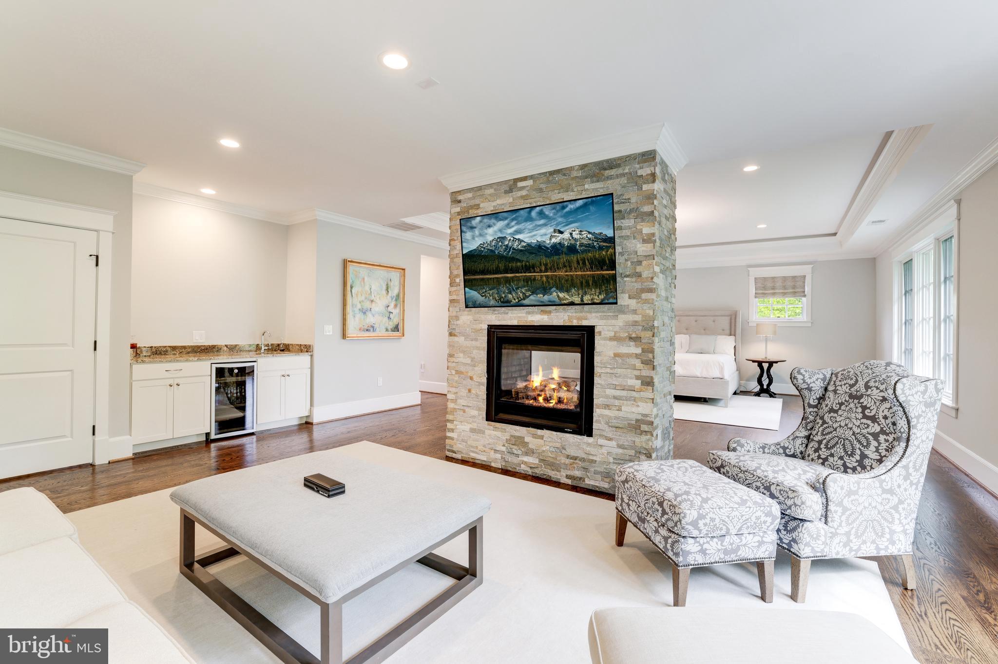 SALONA VILLAGE - Residential