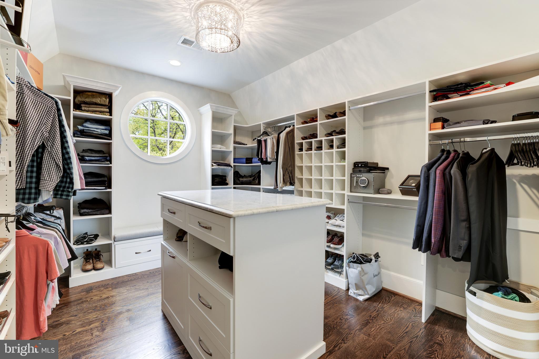 SALONA VILLAGE - Residential