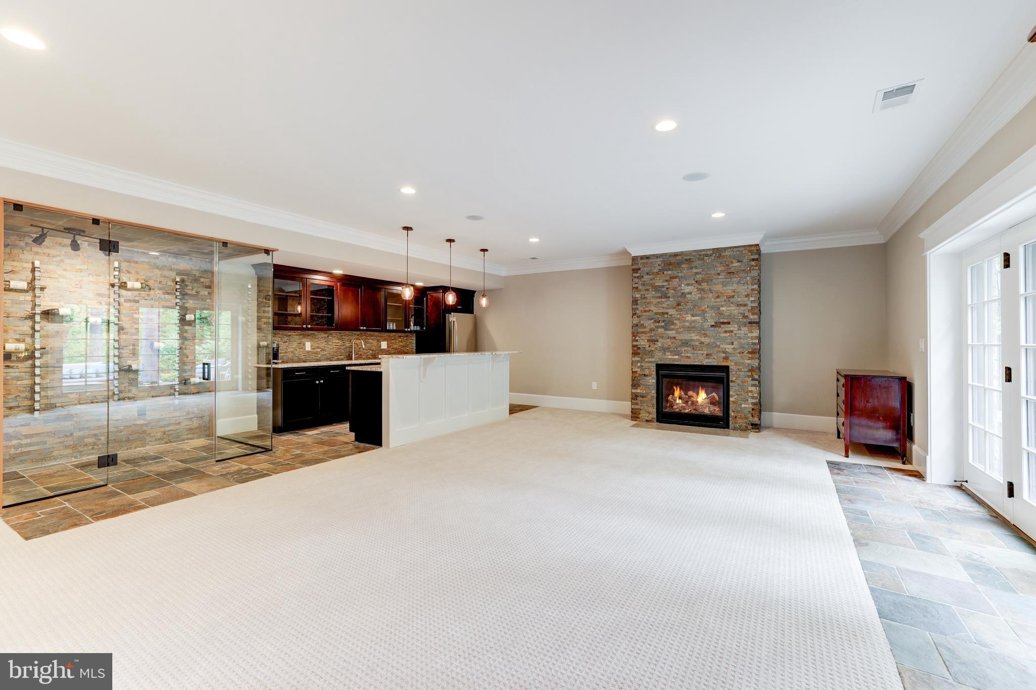 SALONA VILLAGE - Residential