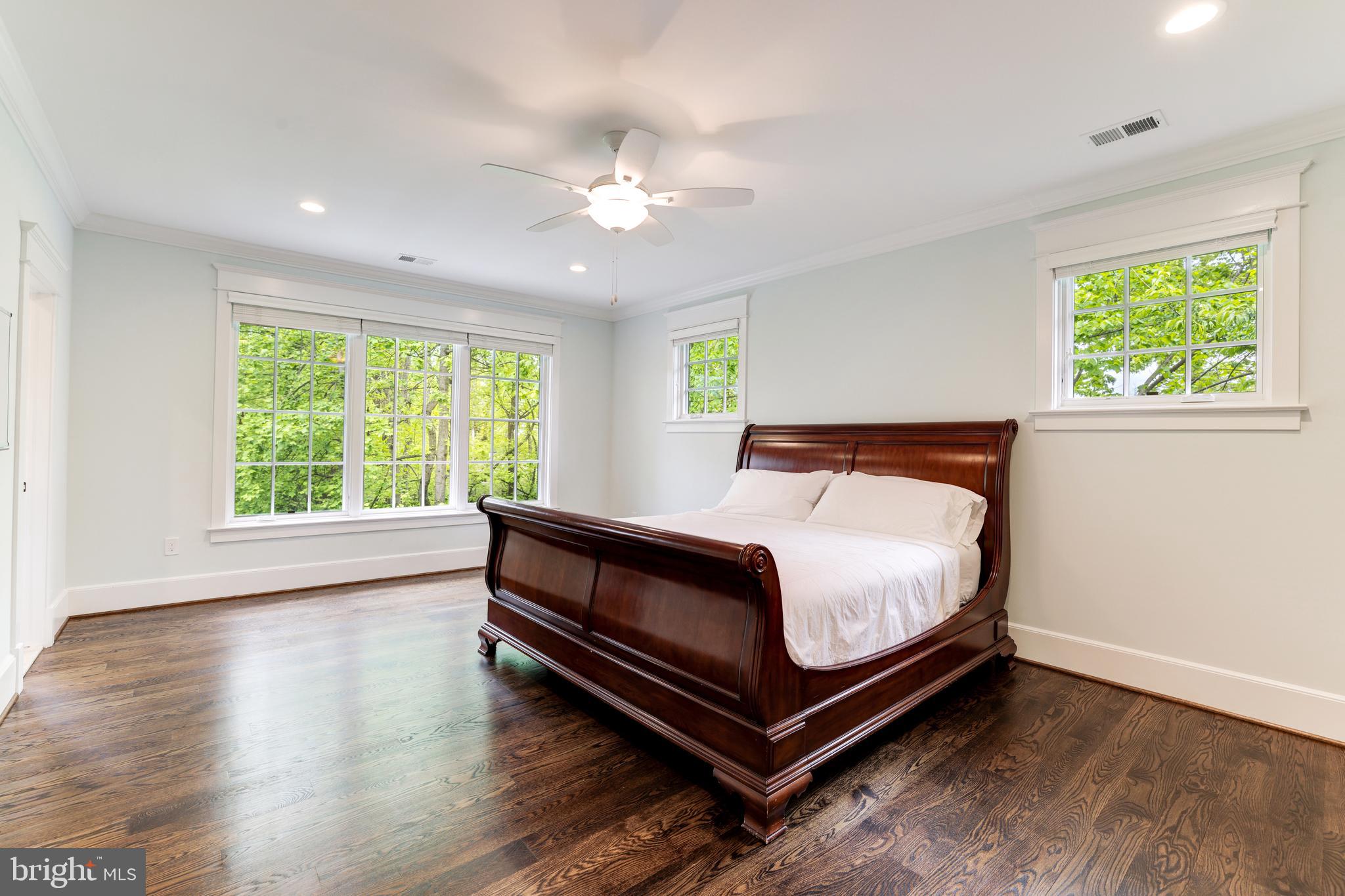 SALONA VILLAGE - Residential