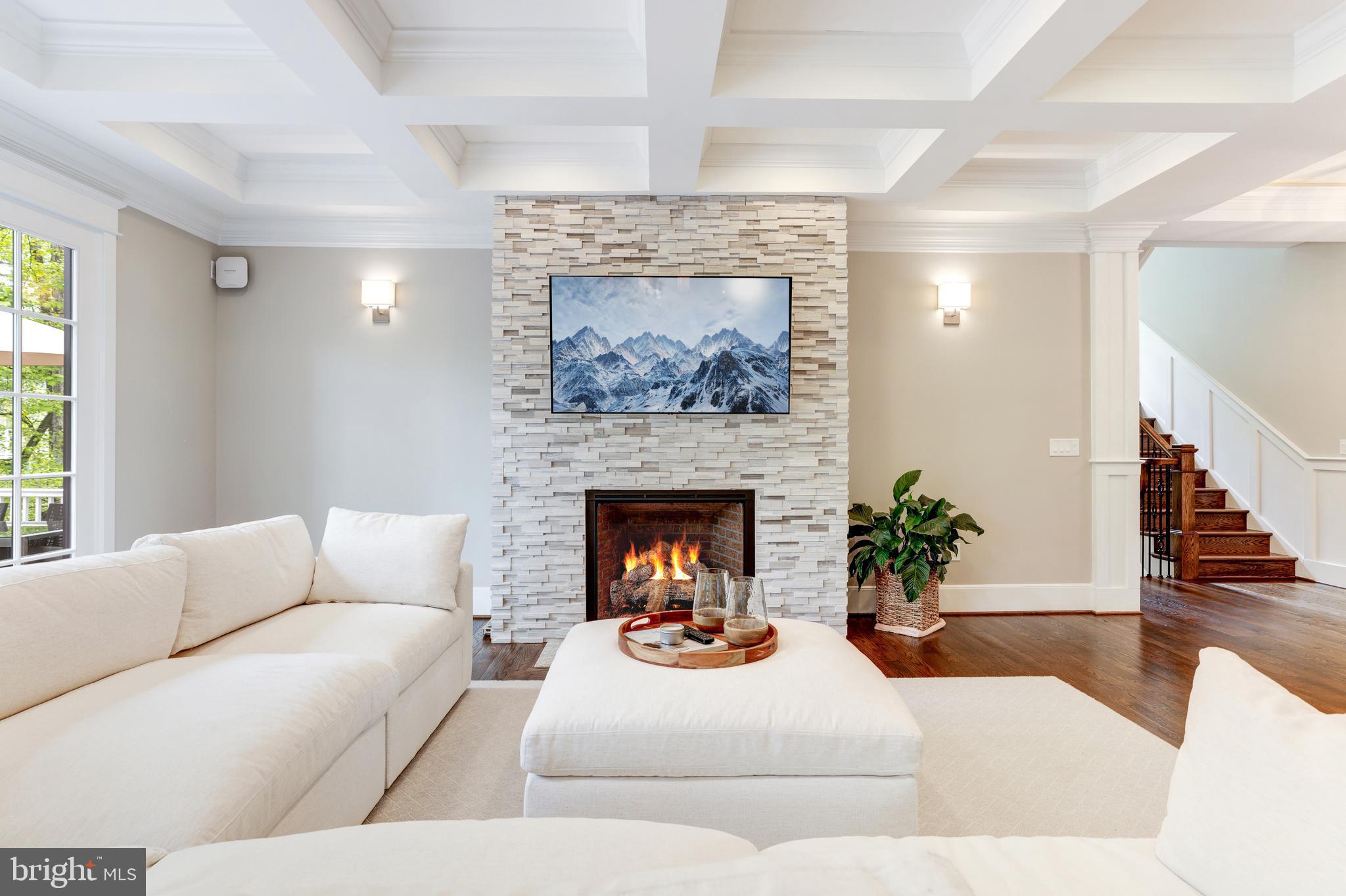 SALONA VILLAGE - Residential