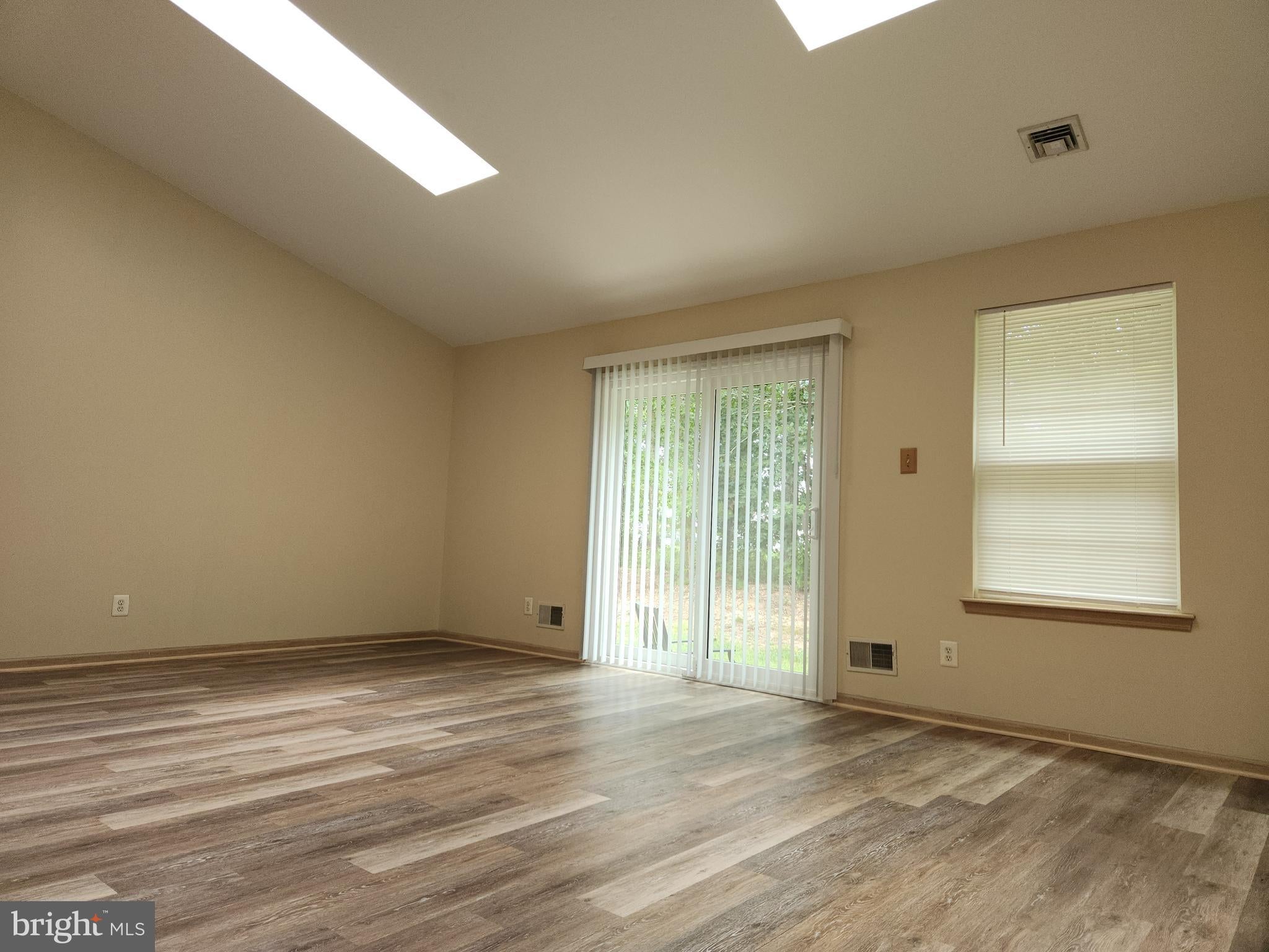 21 TIMBERLINE DRIVE