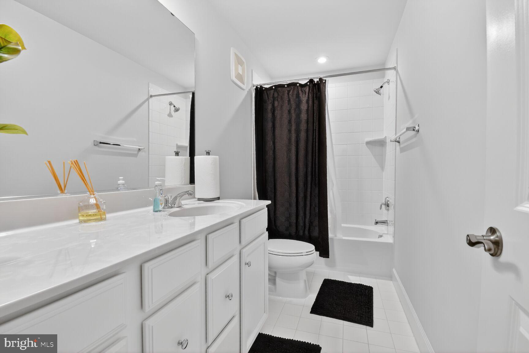 GLENN DALE COMMONS - Residential