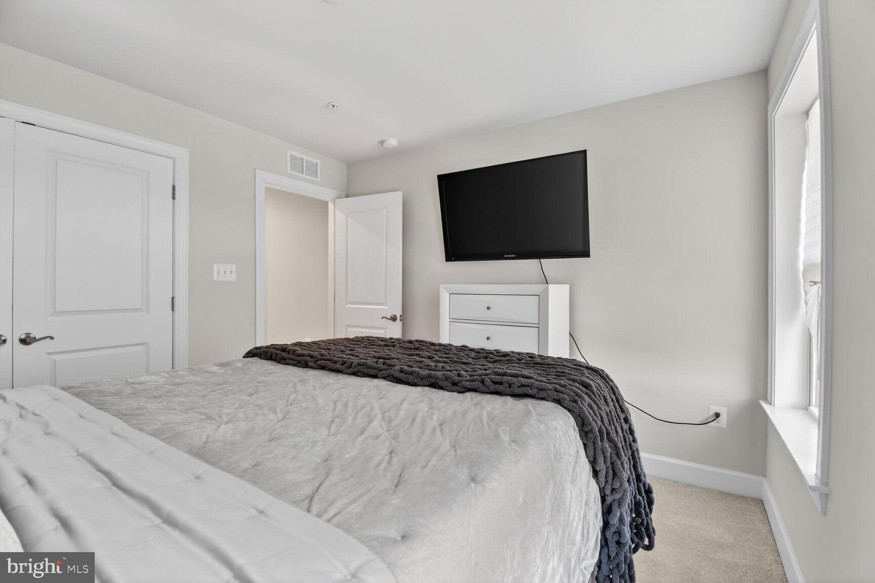 GLENN DALE COMMONS - Residential