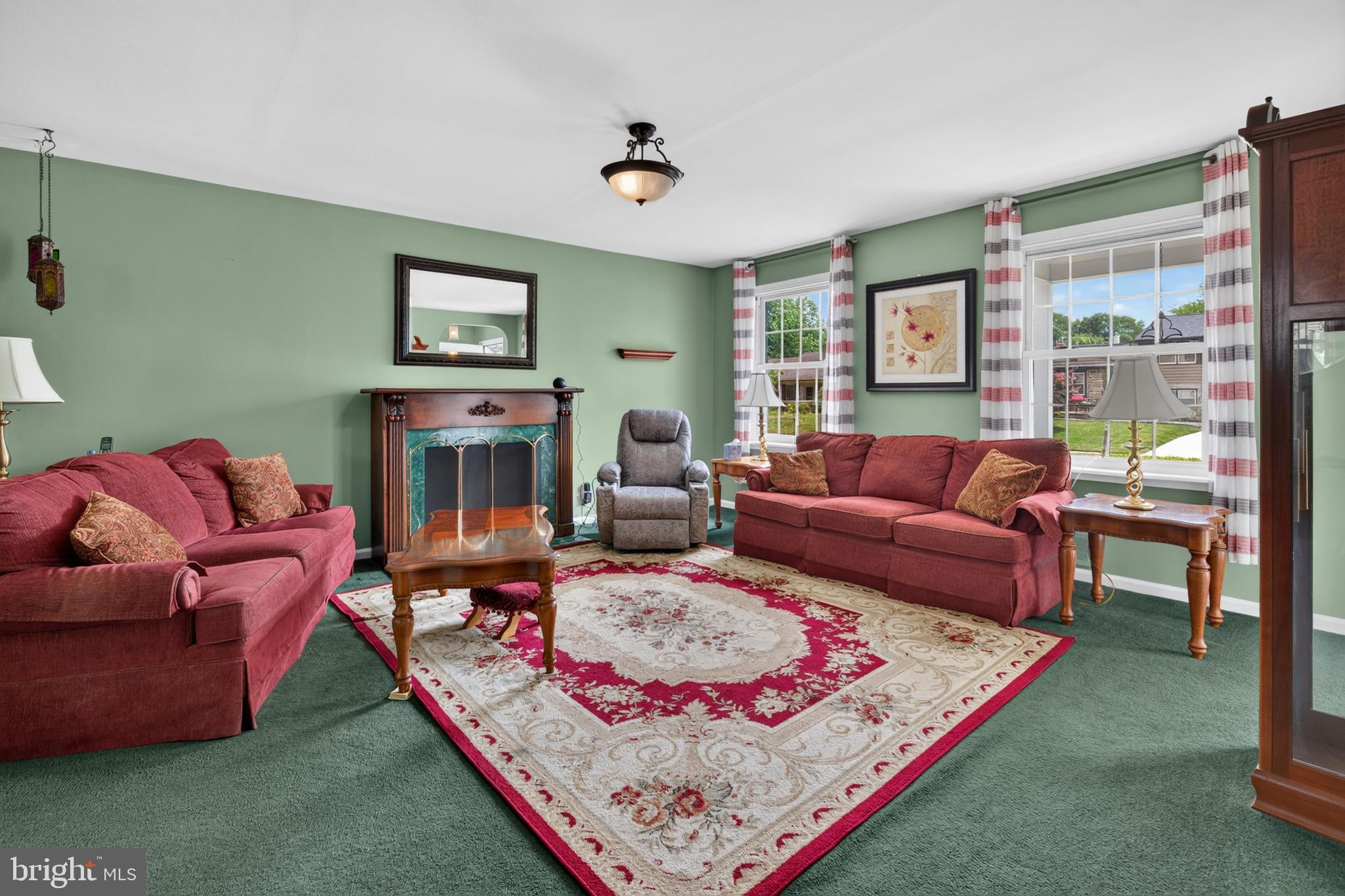 2133 WALNUT PLACE