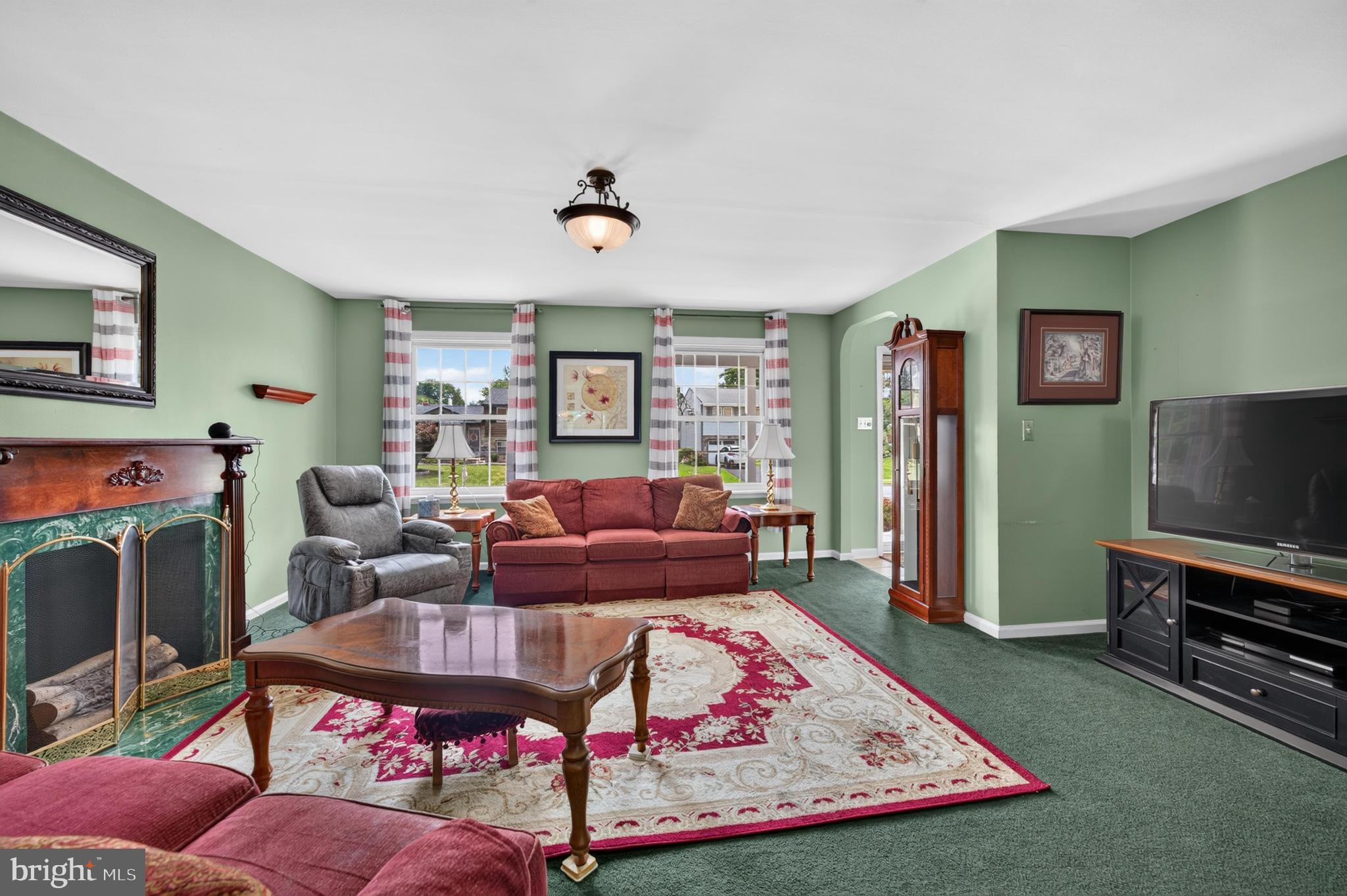 2133 WALNUT PLACE