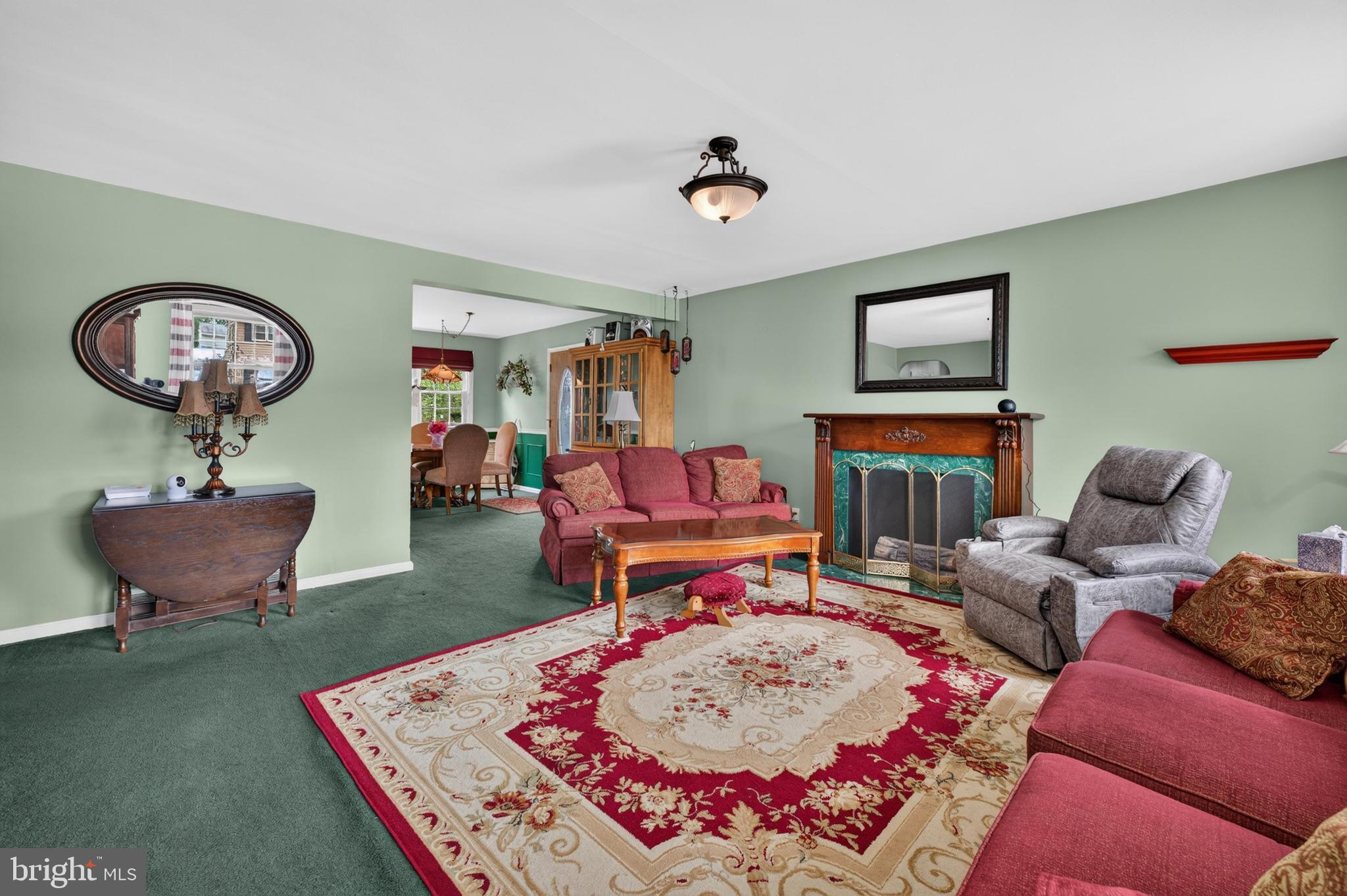 2133 WALNUT PLACE