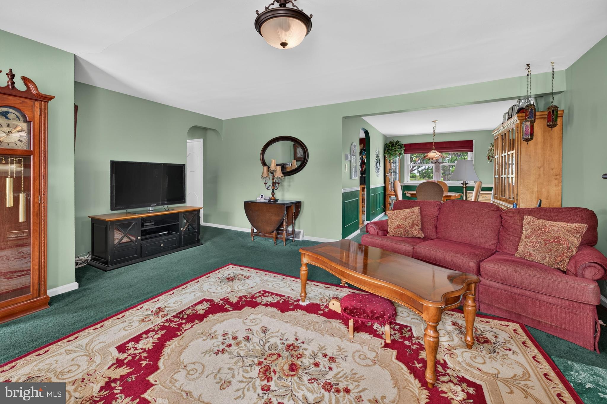 2133 WALNUT PLACE