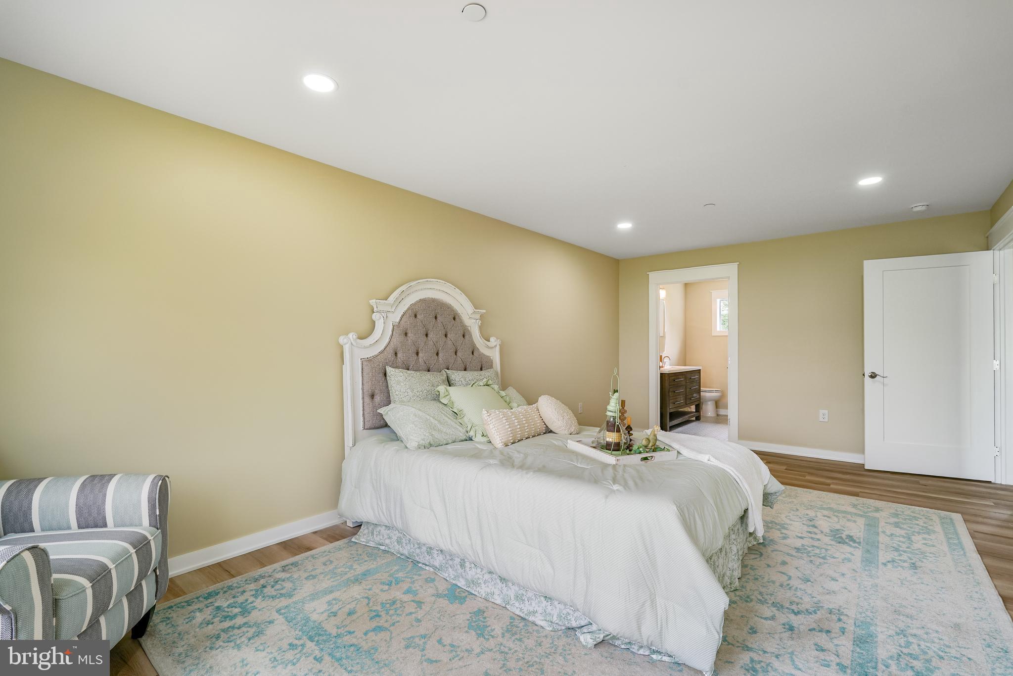 WEST VIEW SHORES - Residential