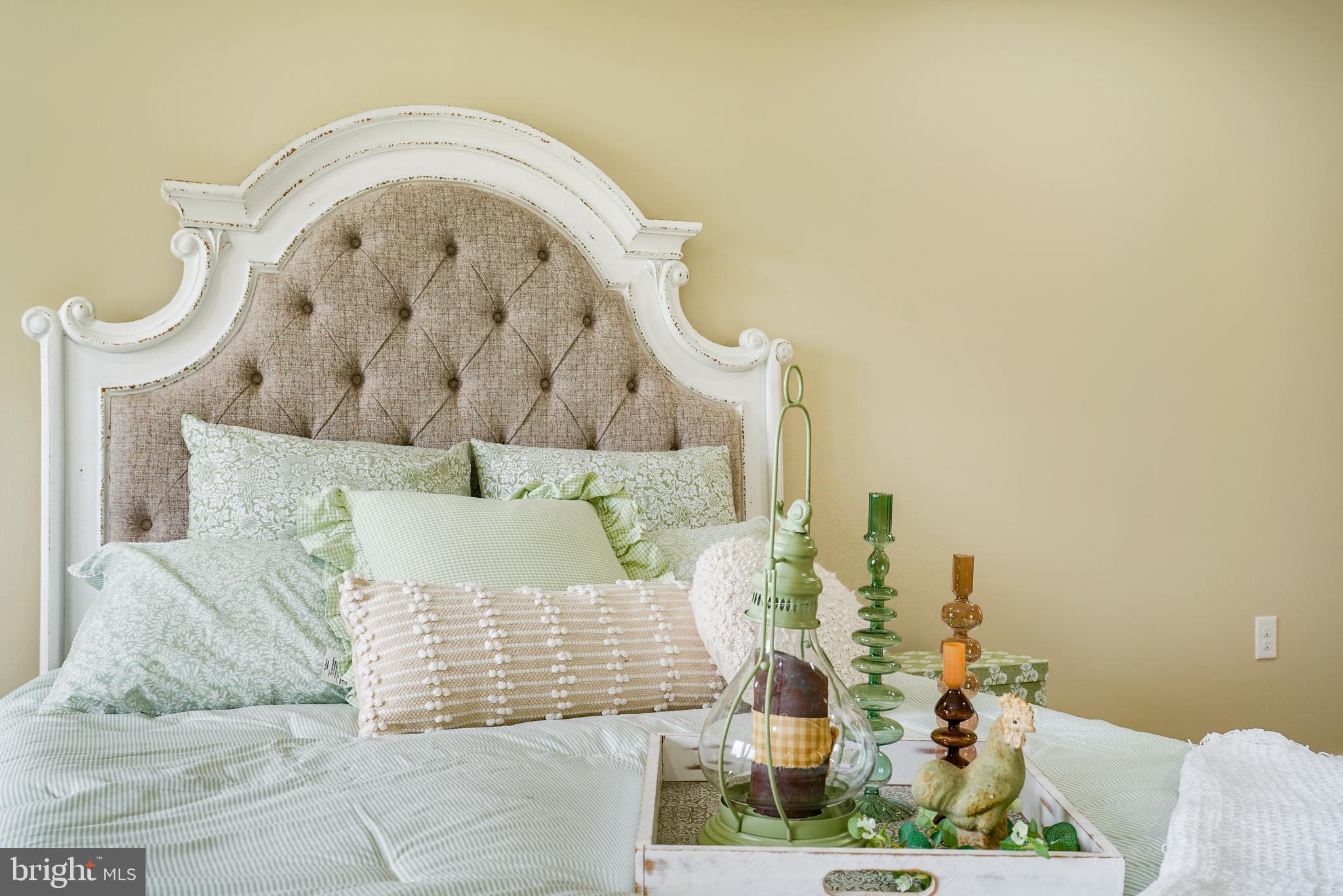 WEST VIEW SHORES - Residential