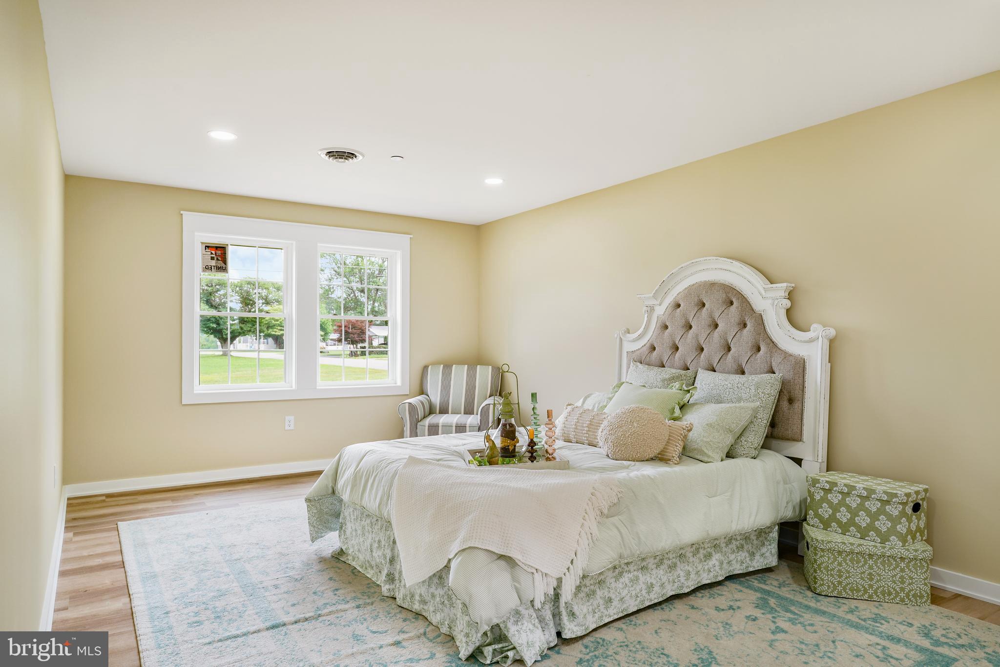 WEST VIEW SHORES - Residential