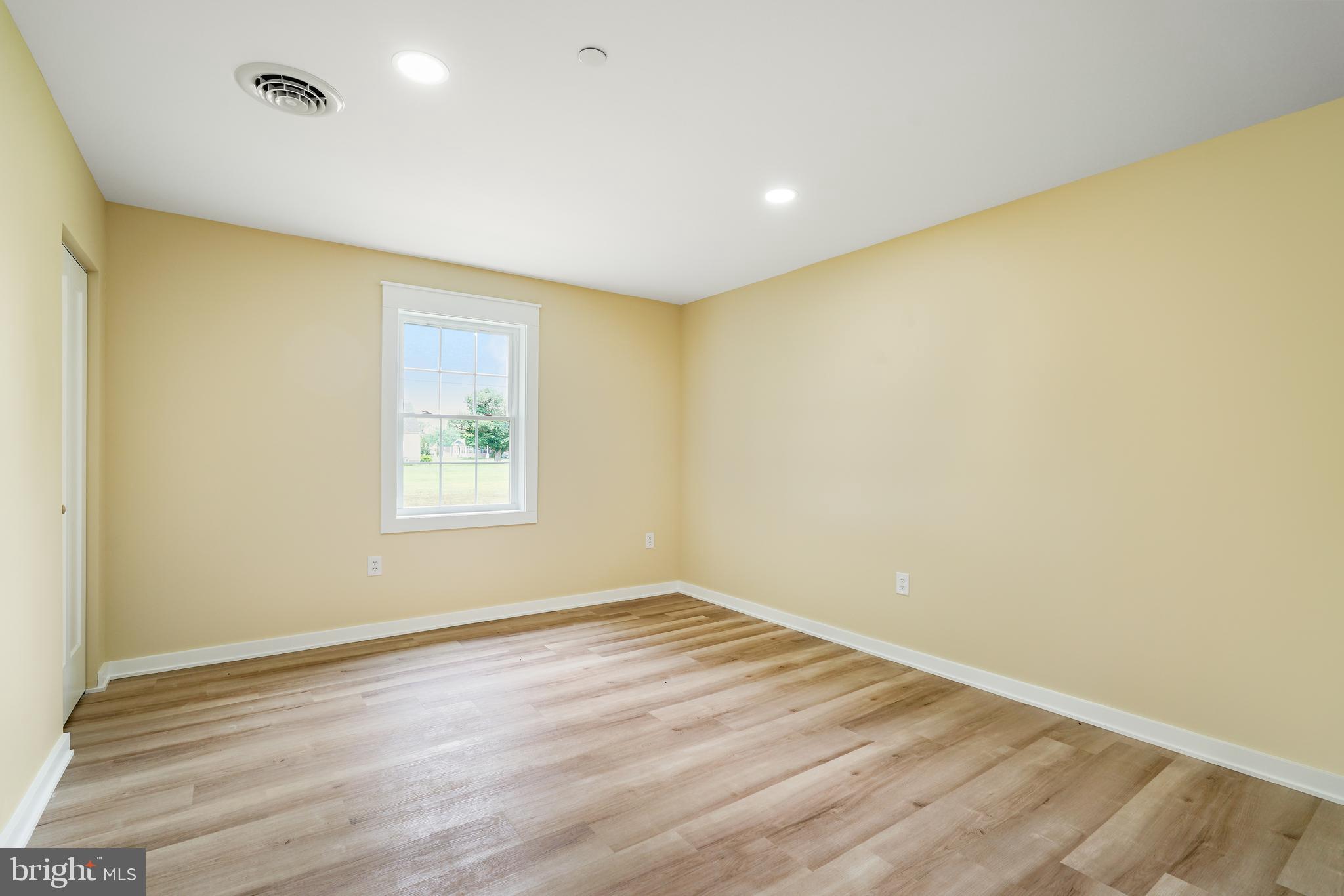 WEST VIEW SHORES - Residential